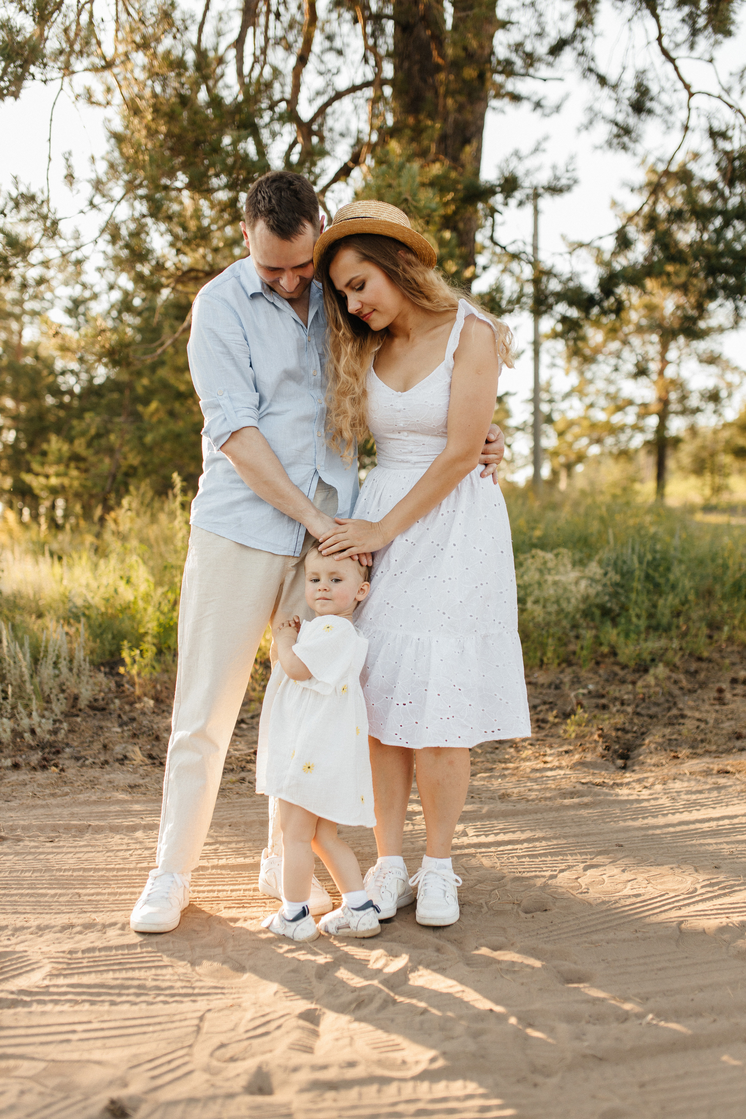 Семейная фотосессия в поле. Семейный фотограф в Самаре Елена Ефимова