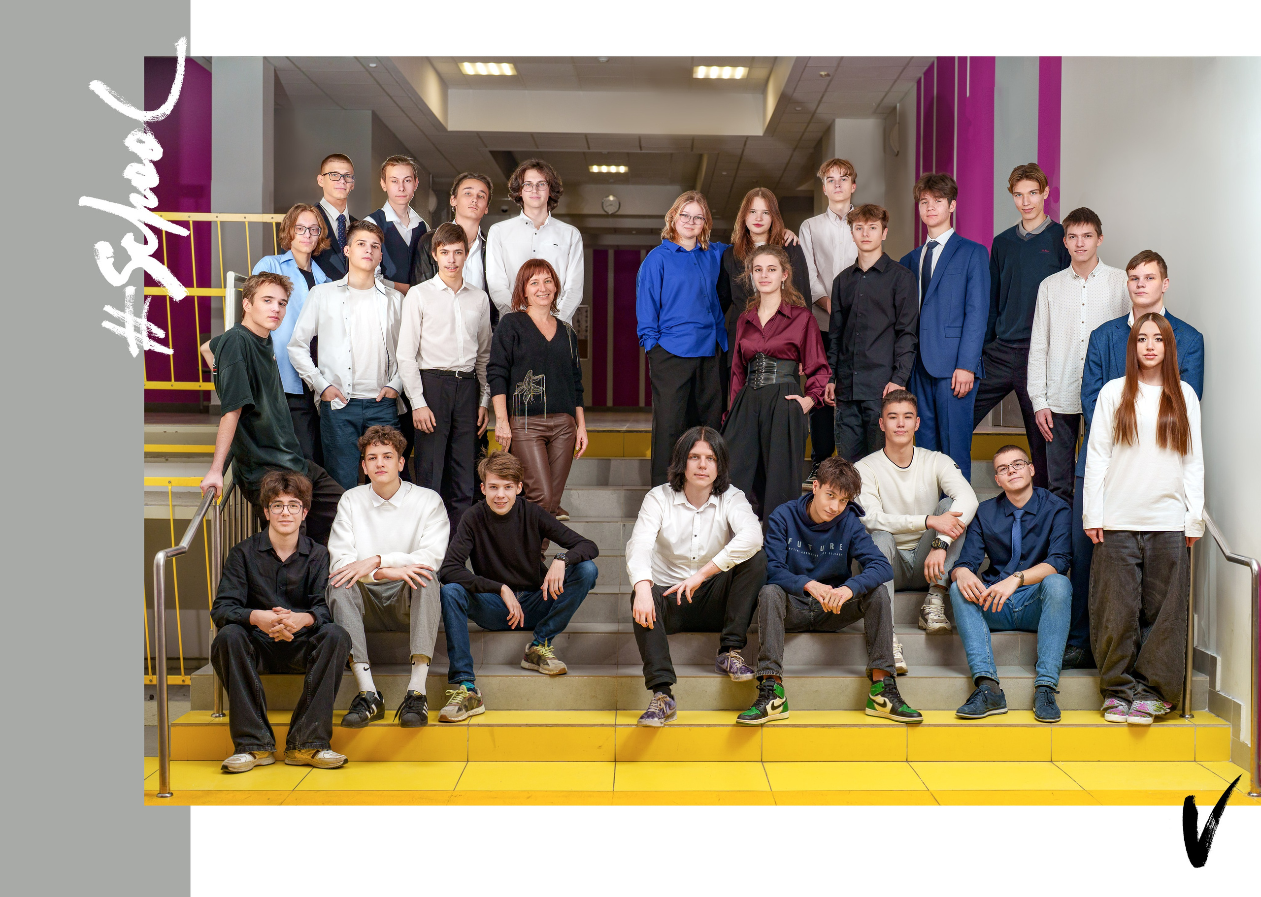 9 класс Средний альбом (оживающеефото учителя и групповое фото). Школьный фотограф и фотограф в детском саду