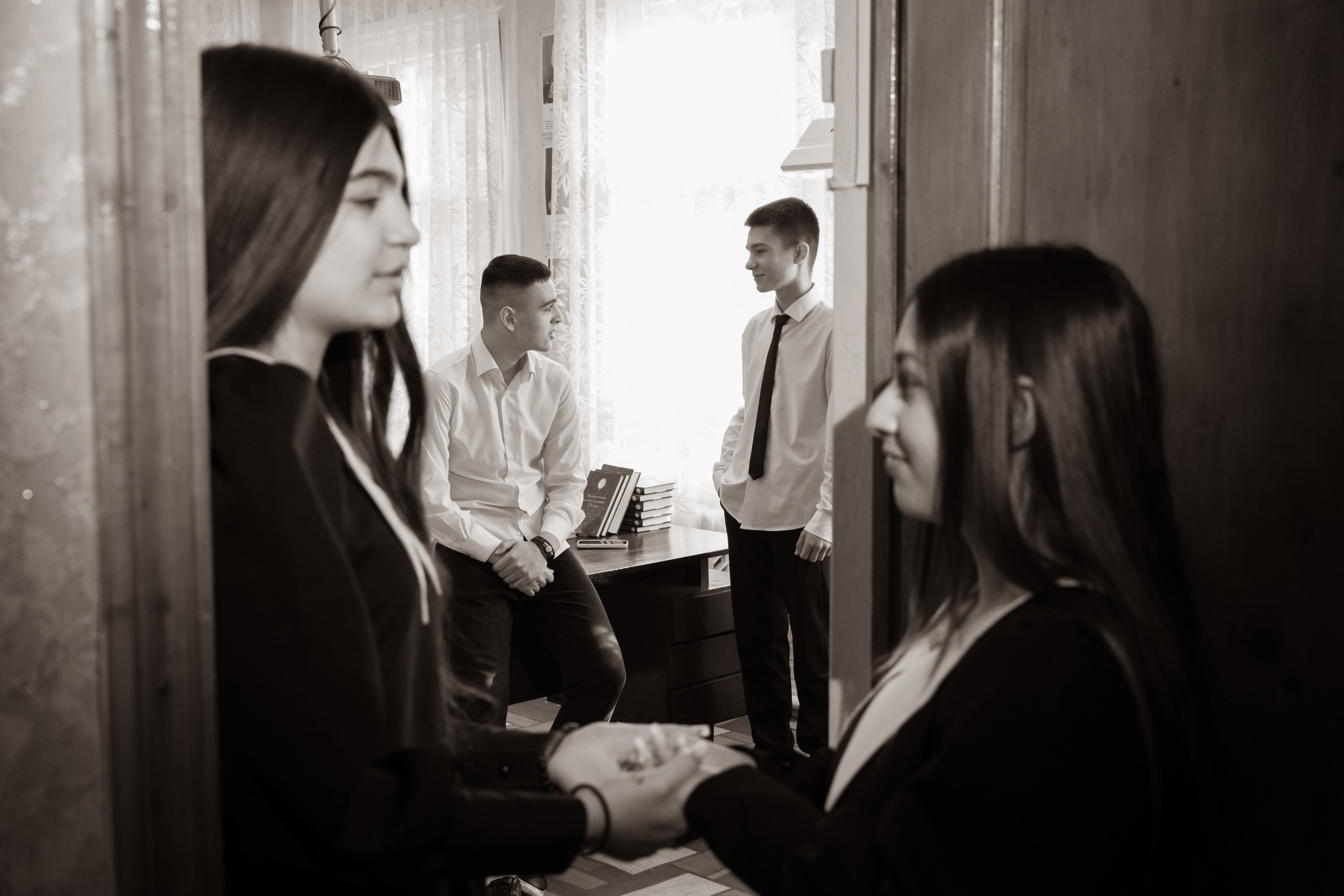 Школьные альбомы в Чернянке. Фотограф Максим Никонов