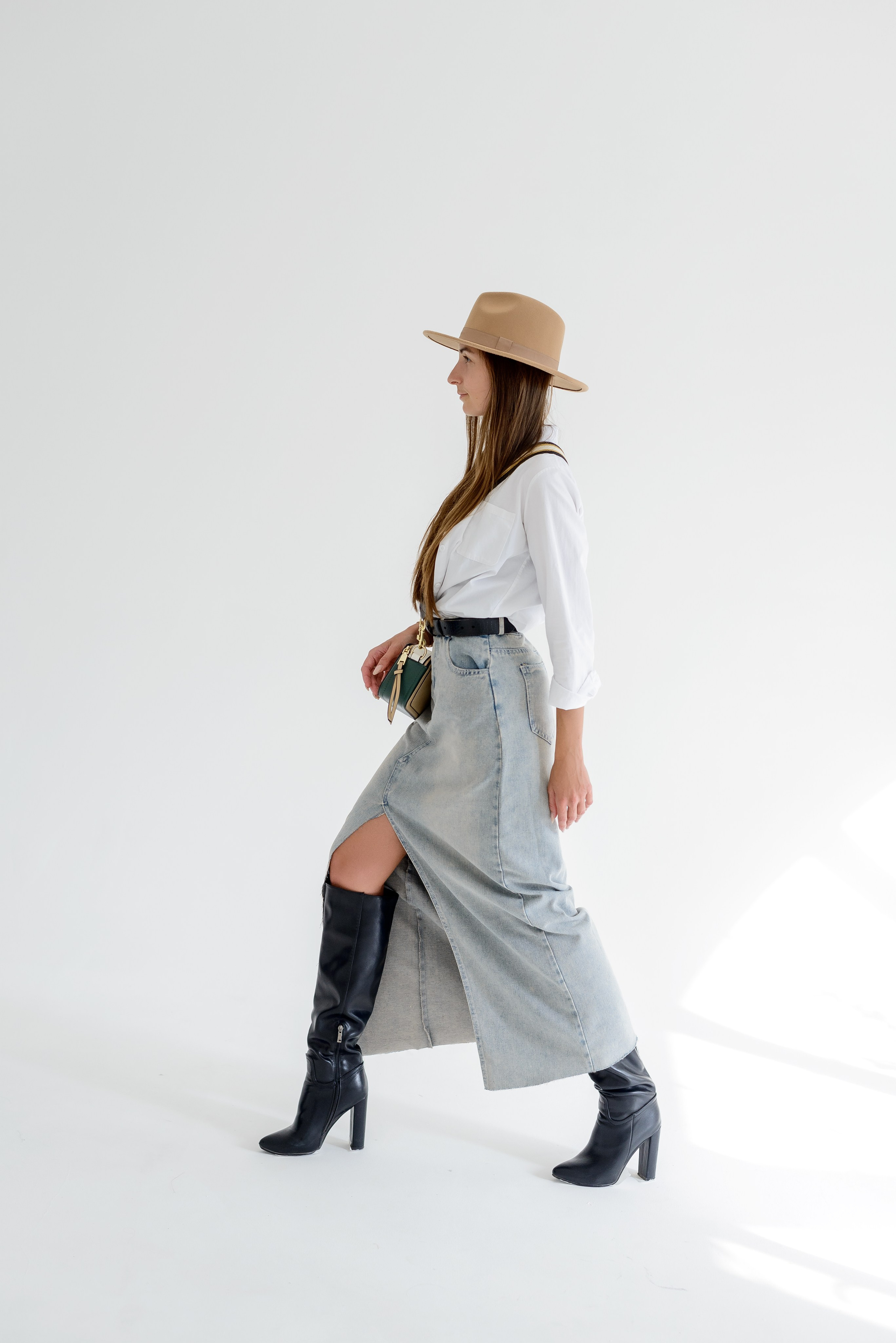 Фотограф для фотосессии в студии Балаково