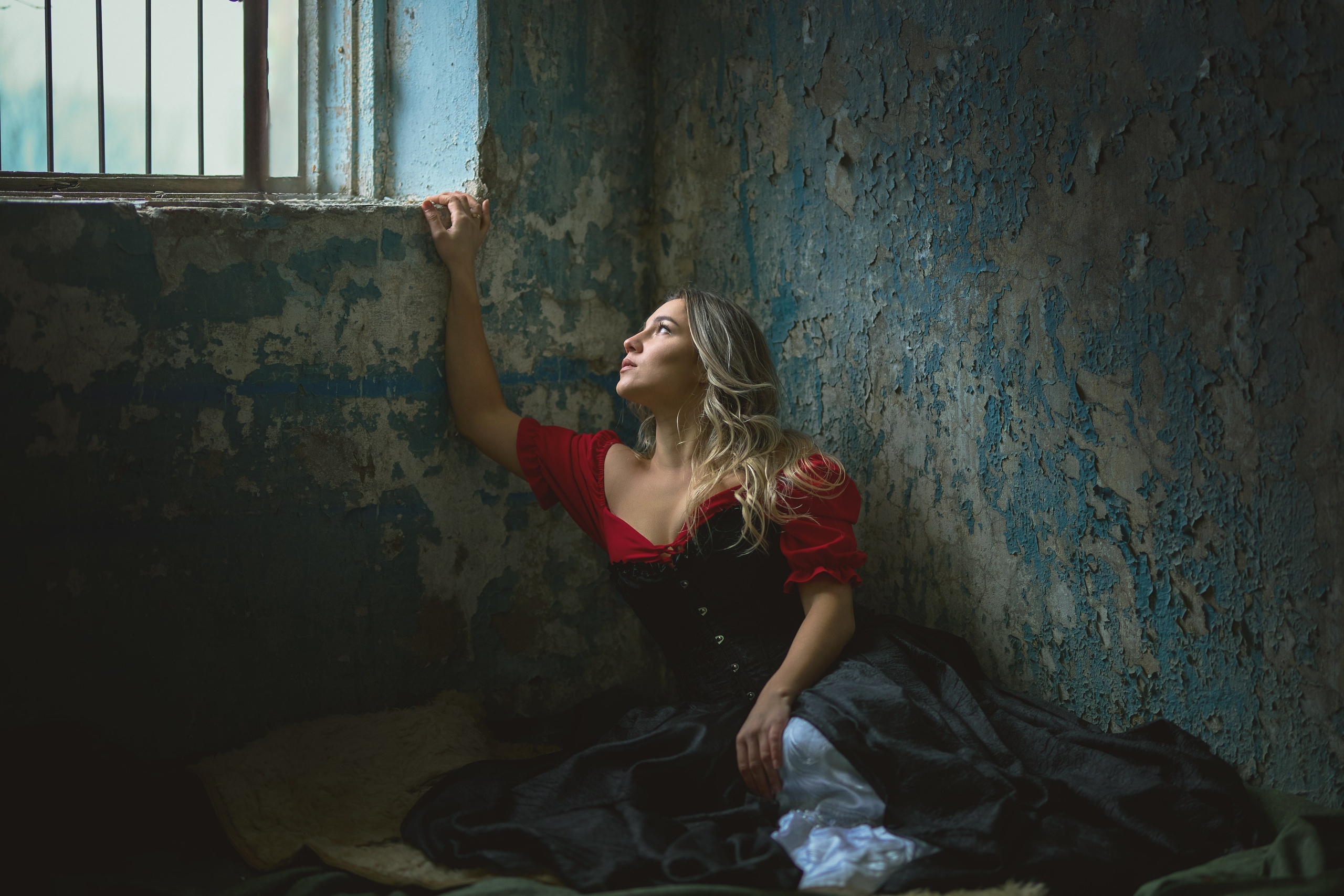 тематическая фотосессия чебоксары винтажном платье заброшка