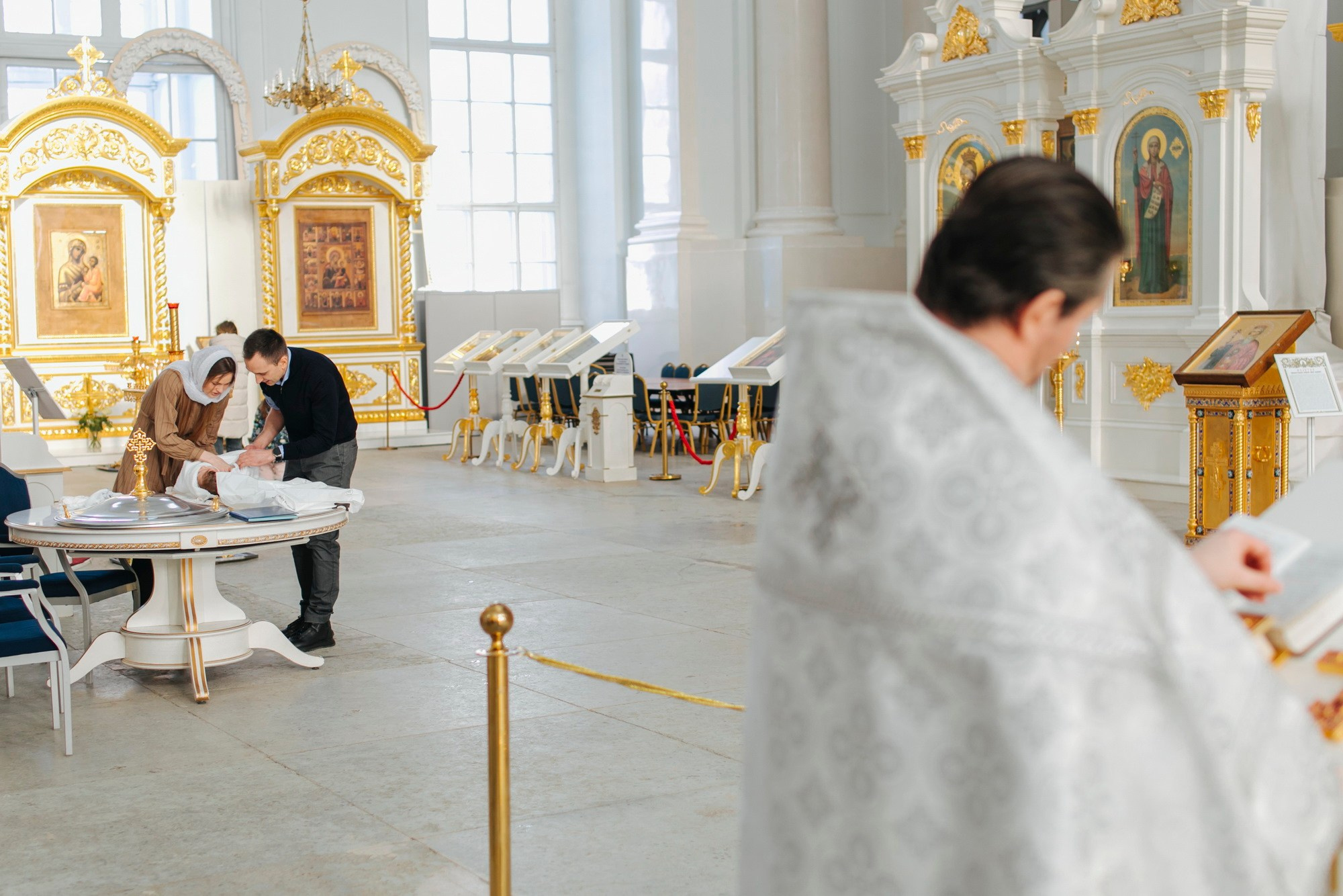 Индивидуальное крещение в Смольном Соборе, где провести крещение СПб, лучший храм для крещения, сколько стоит крещение, церковь где не нужны беседы, без крестных