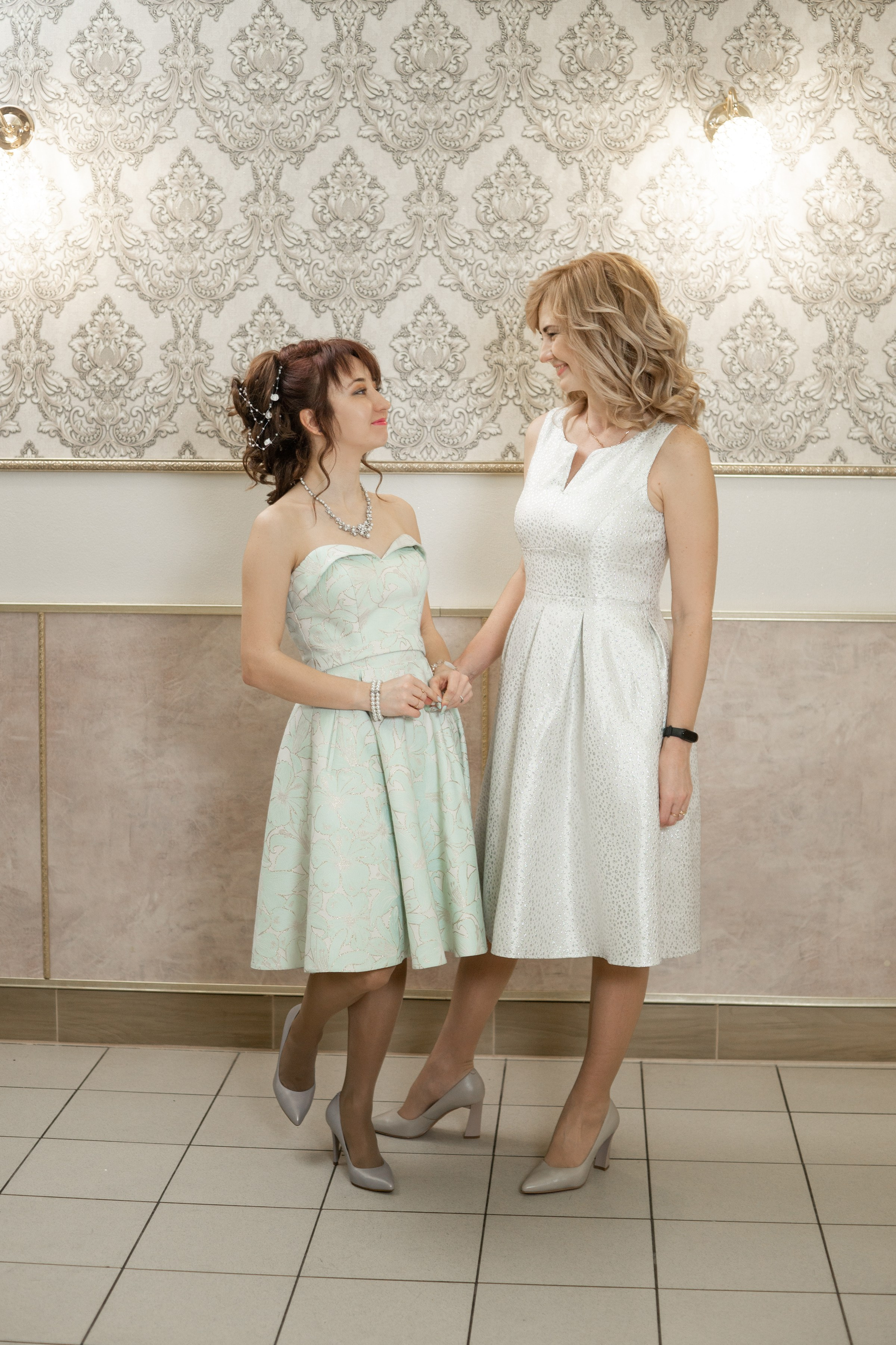 День рождения Светланы в кафе. фотосессия с гостями. Ольга Плаксина фотограф в Саратове