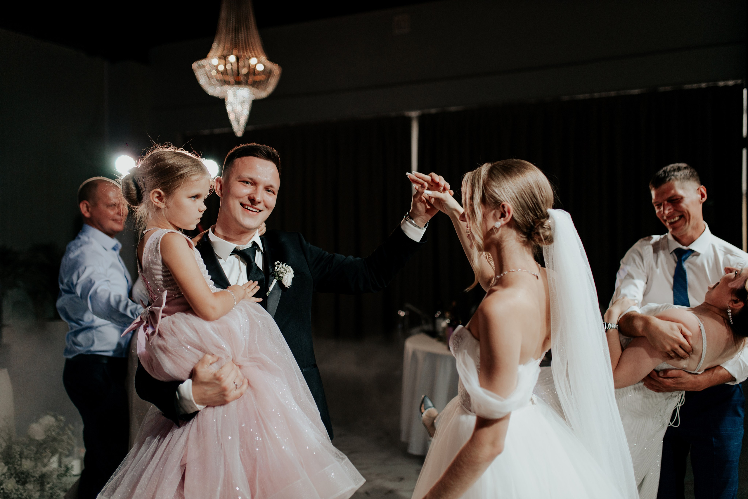 Свадебный банкет в Санкт-Петербурге — Трогательная фотосессия с родными и лавстори. Фотограф в Санкт-Петербурге Лиза Семченкова