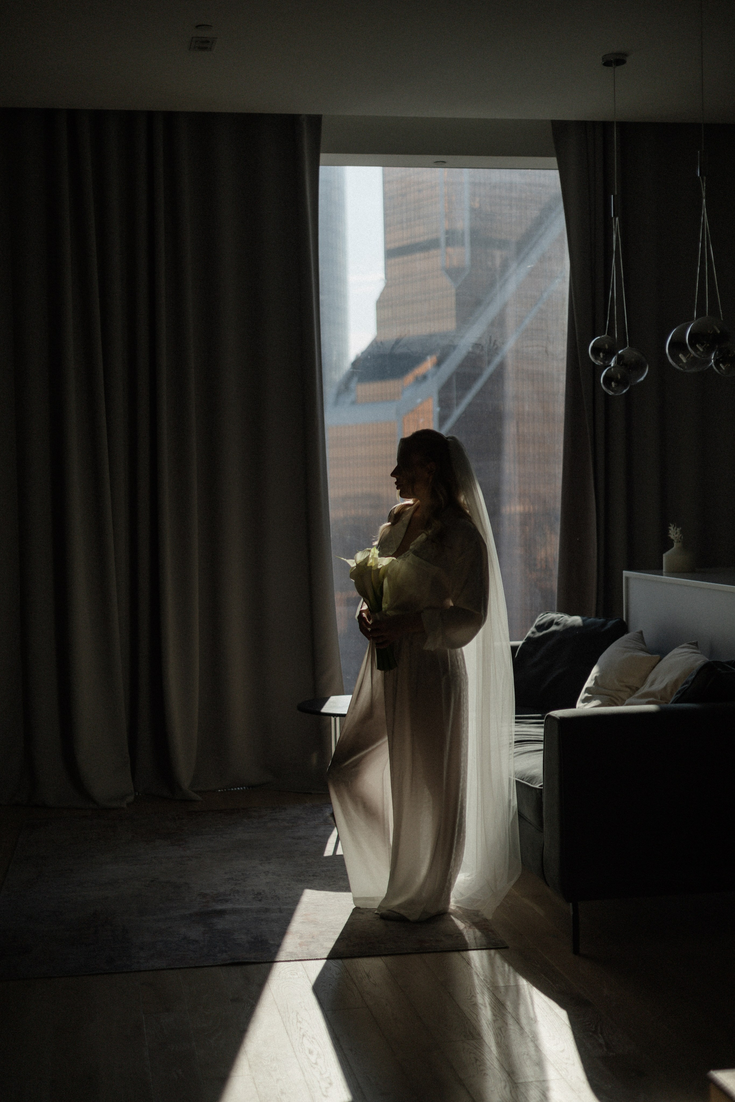 Арина и Дима. Сборы, роспись и прогулка. Свадебный и портретный фотограф в Москве Анастасия Масюк