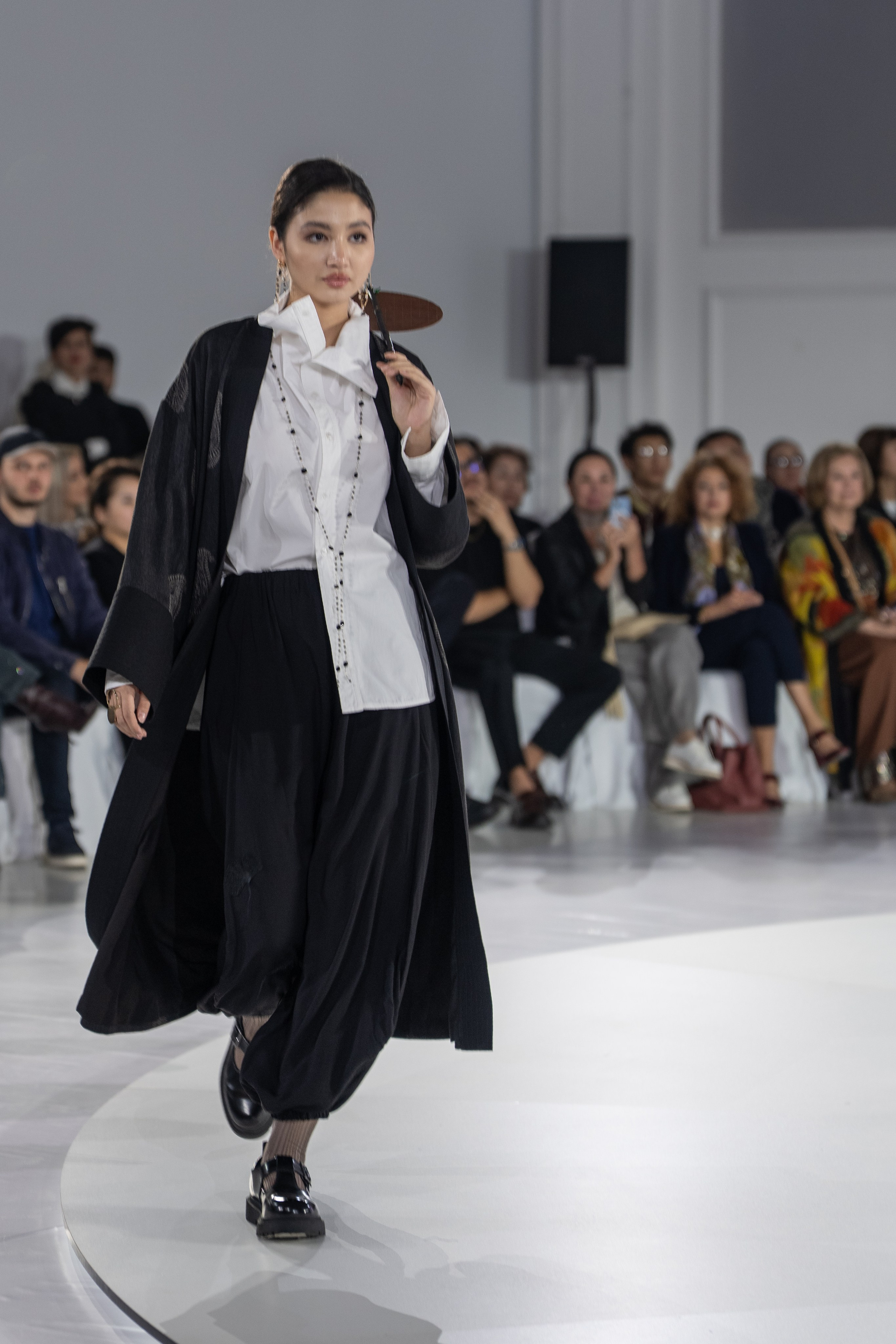 Дезайнер Shakerbay. Сайт Алматинского НЮ АРТ, будуар и фэшн фотографа Дениса Карпенко