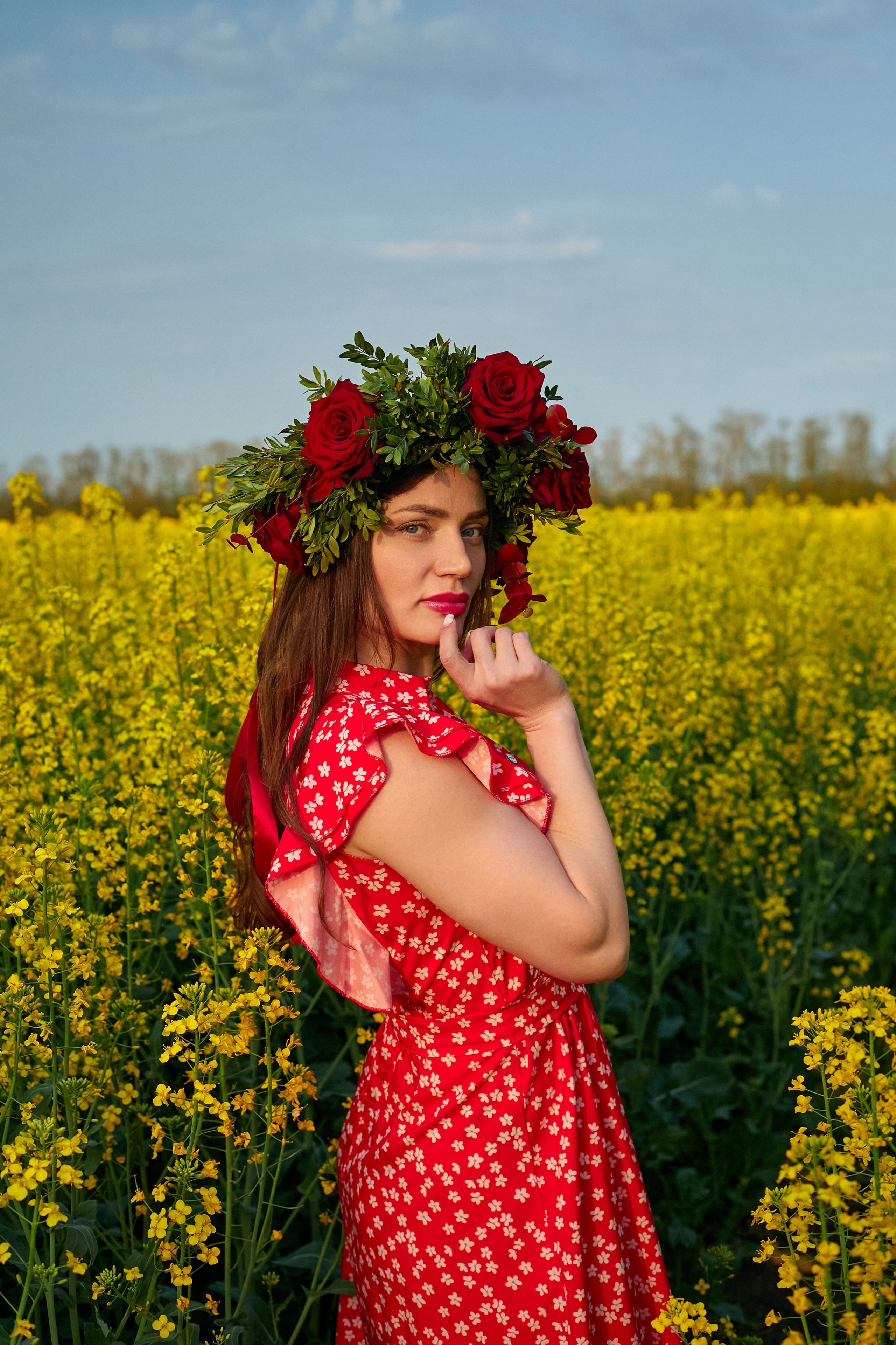 «Алый венок на желтом поле». Свадебный и креативный фотограф в ЮФО и МСК