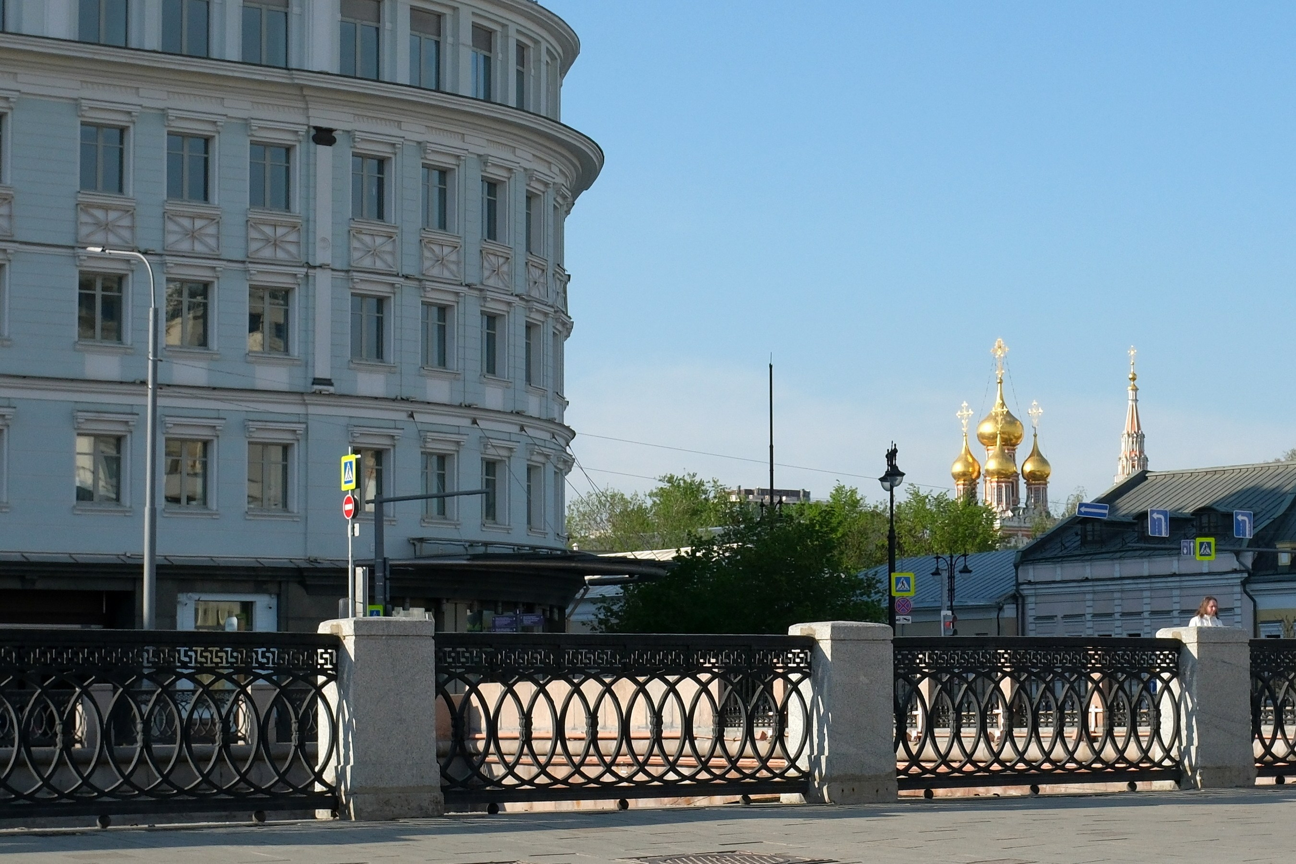 Улица, люди, жизнь…