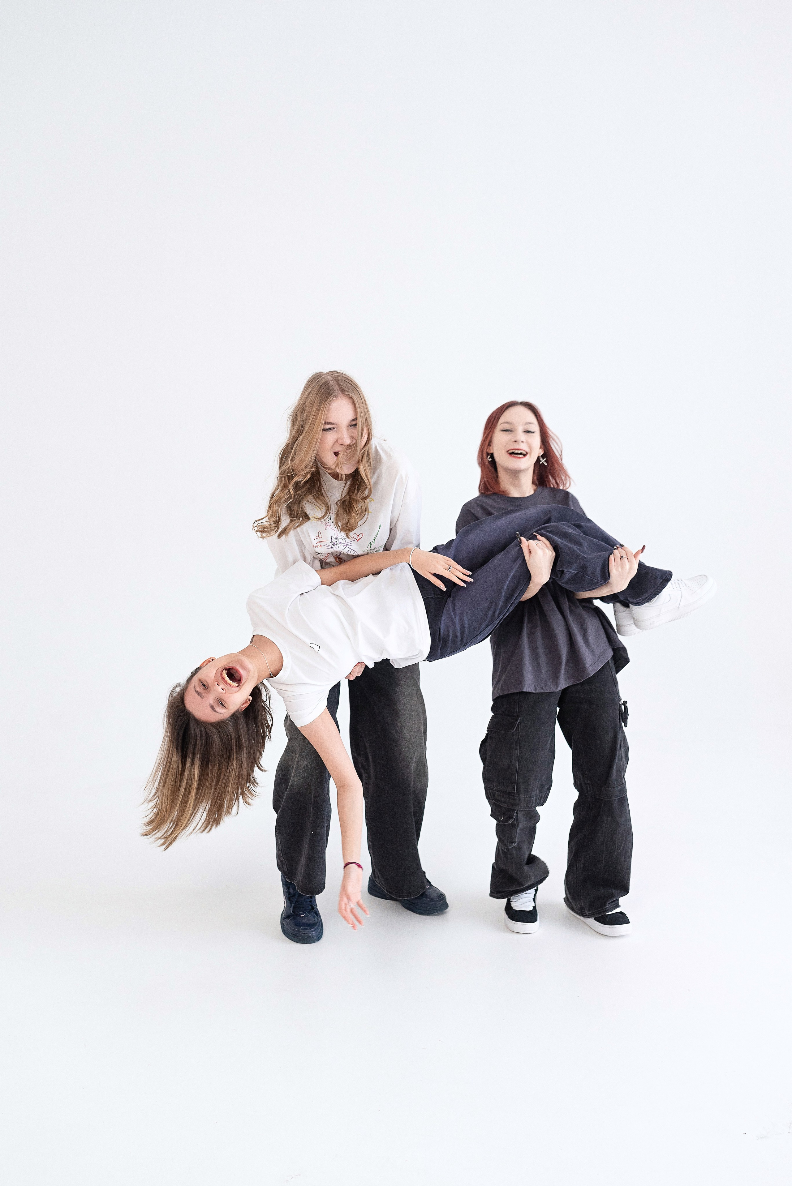 9 класс на циклораме. Детский и семейный фотограф в Сургуте и Нефтеюганске Анна Старцева