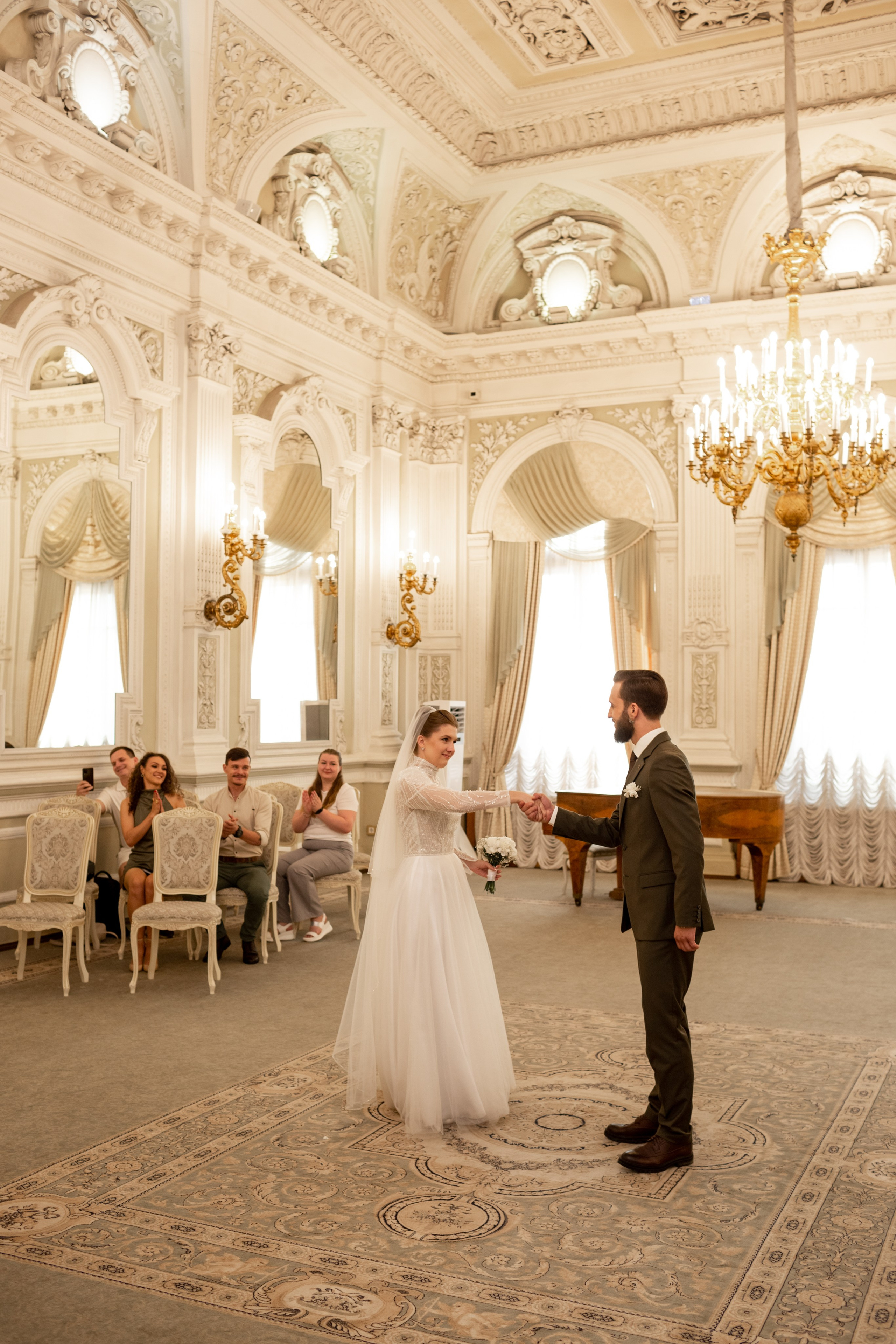 Свадебная фотопрогулка в Петербурге. Свадебный фотограф Кирилл Белый