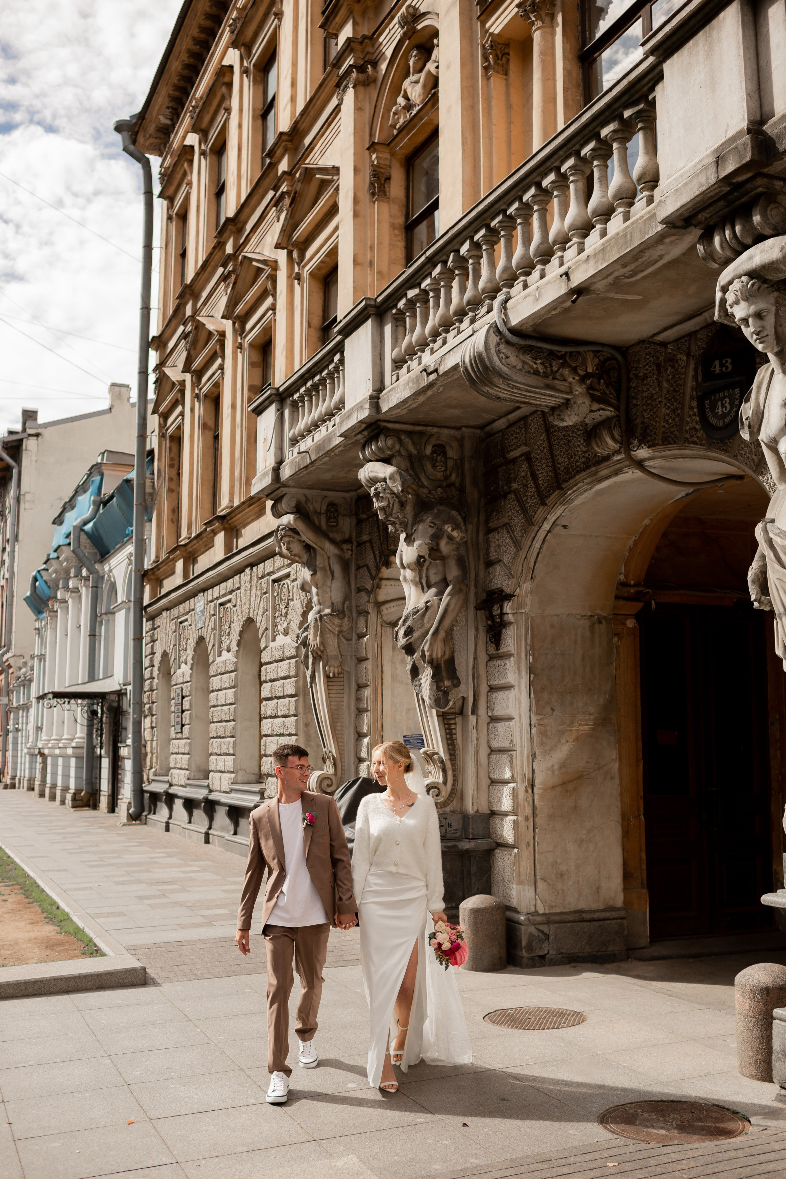 Свадебная фотосессия во дворцах Петербурга. Свадебный фотограф Кирилл Белый