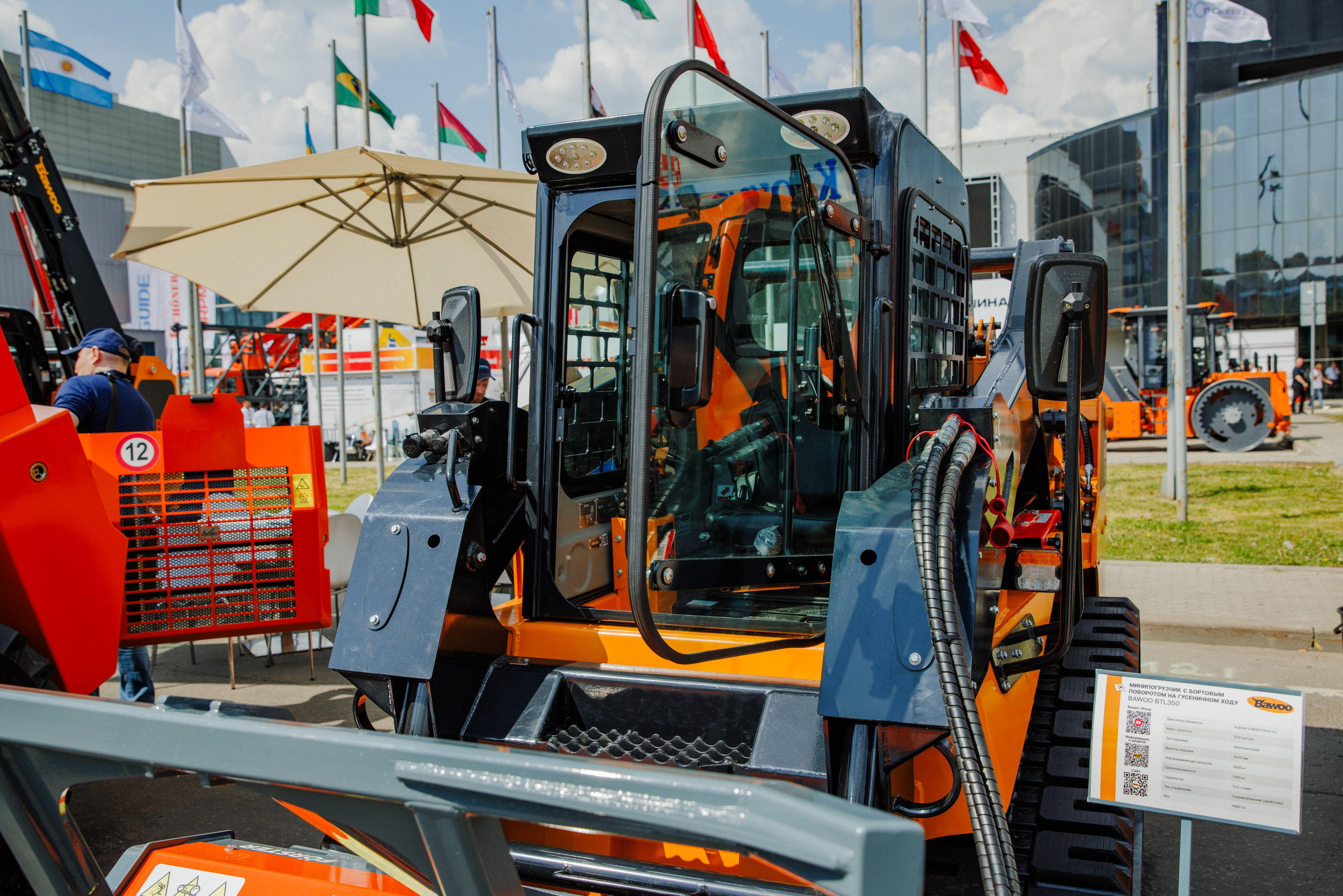 Выставка Спец. Техники. Фотограф Москва Шептаев Артём