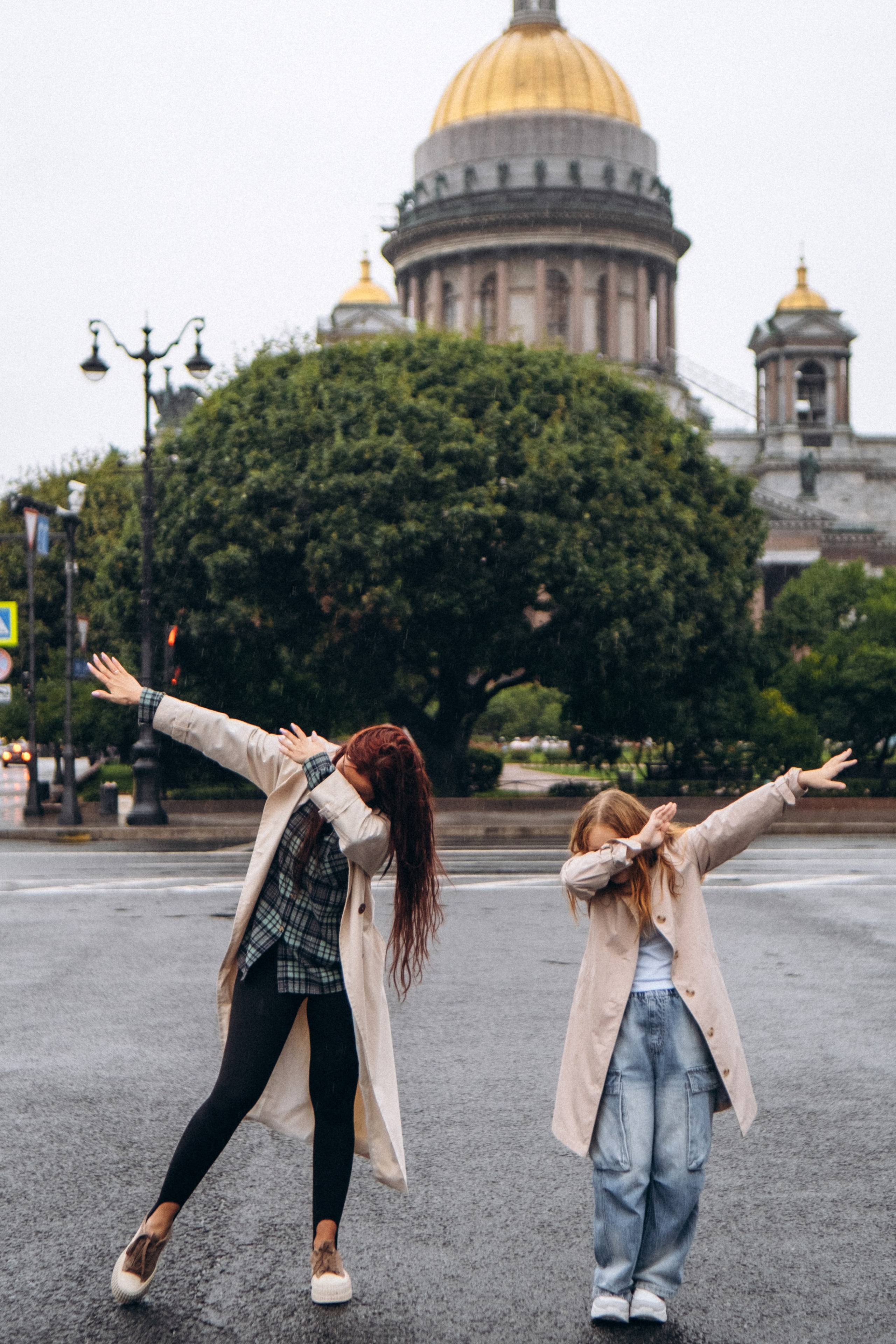 Семейная прогулочная фотосессия в Санкт-Петербурге. Фотограф в Санкт-Петербурге Кристина Брянская