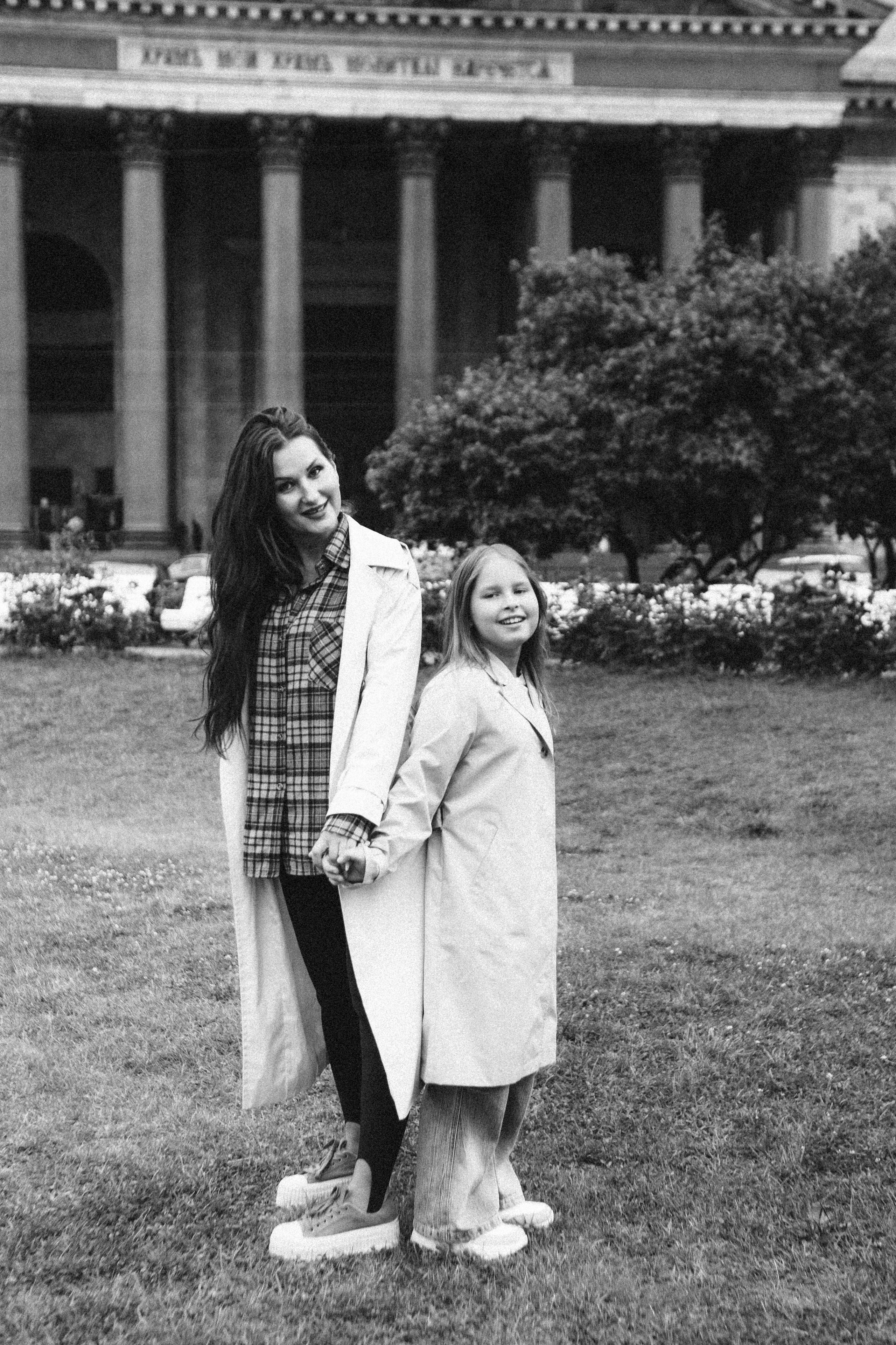 Семейная прогулочная фотосессия в Санкт-Петербурге. Фотограф в Санкт-Петербурге Кристина Брянская