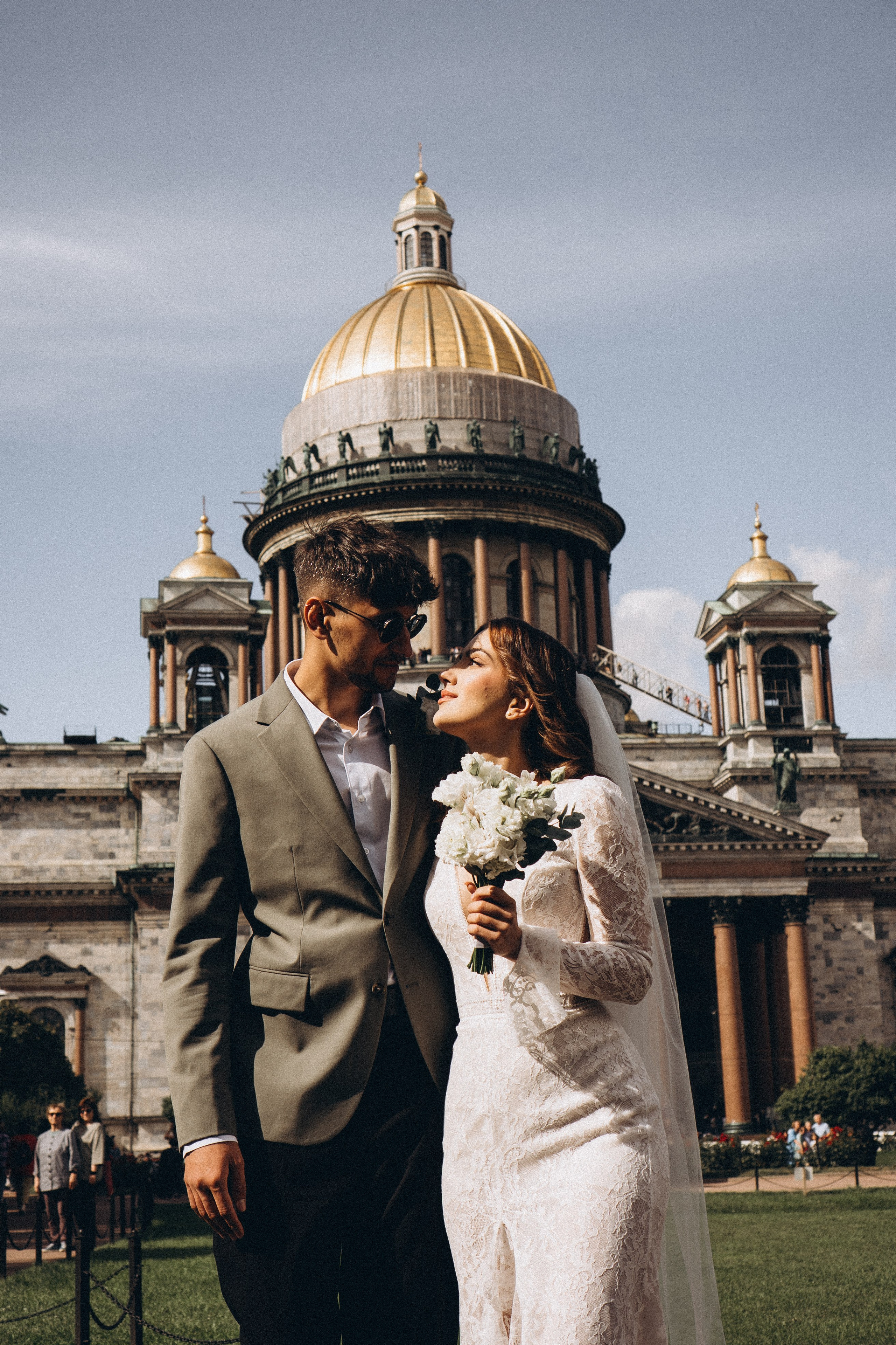 СВАДЕБНАЯ ПРОГУЛКА ВОЗЕ ИСАИКЕВСКОГО СОБОРА АСТОРИИ И ЗАКОНОДАЛЕТНОГО СОБРАНИЯ. Профессиональный фотограф, Санкт-Петербург — Виктория Богомолова