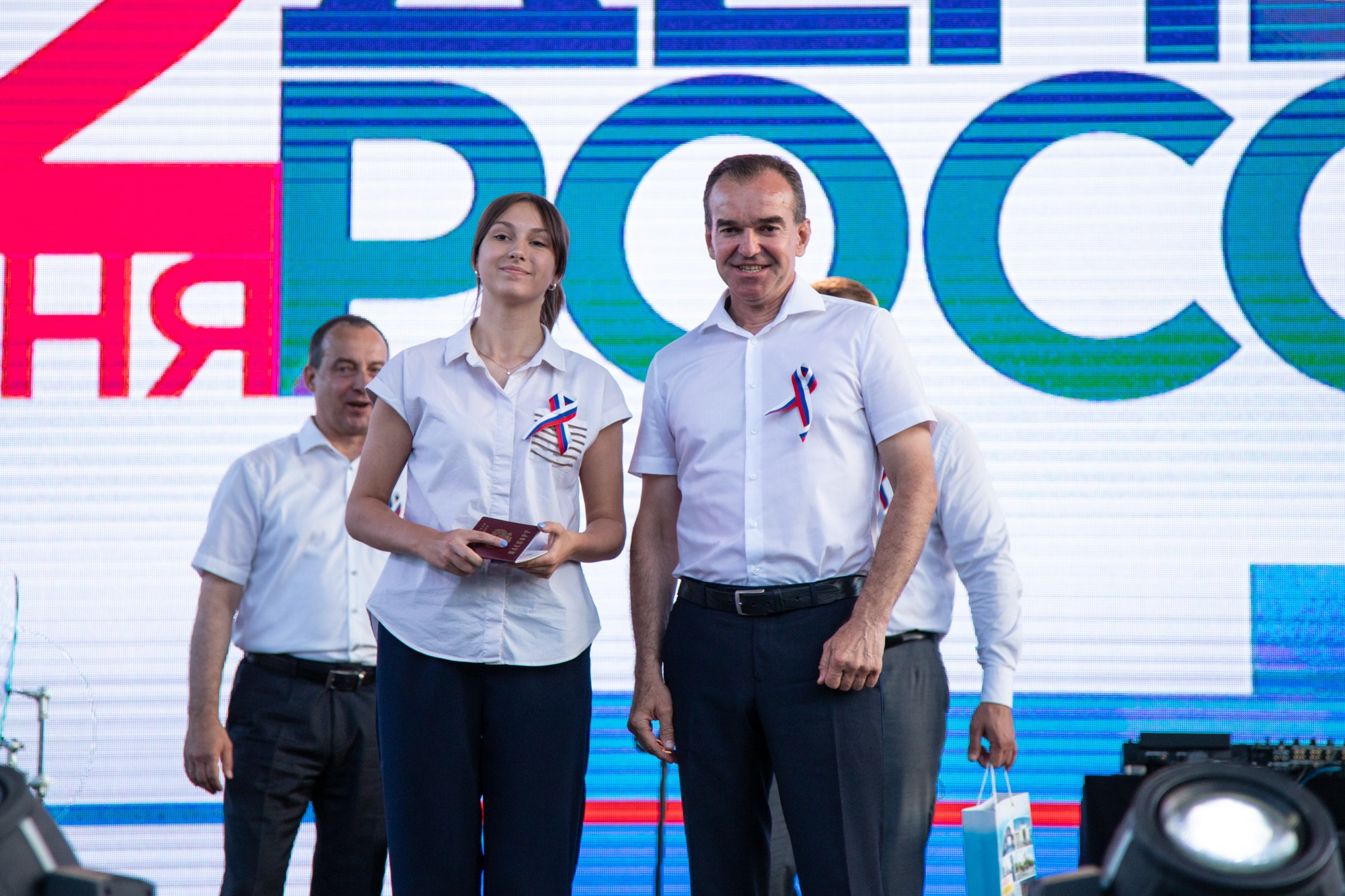 День России в Краснодаре 2022. Репортажный, промышленный и маркетплейс-фотограф Дмитрий Чернат