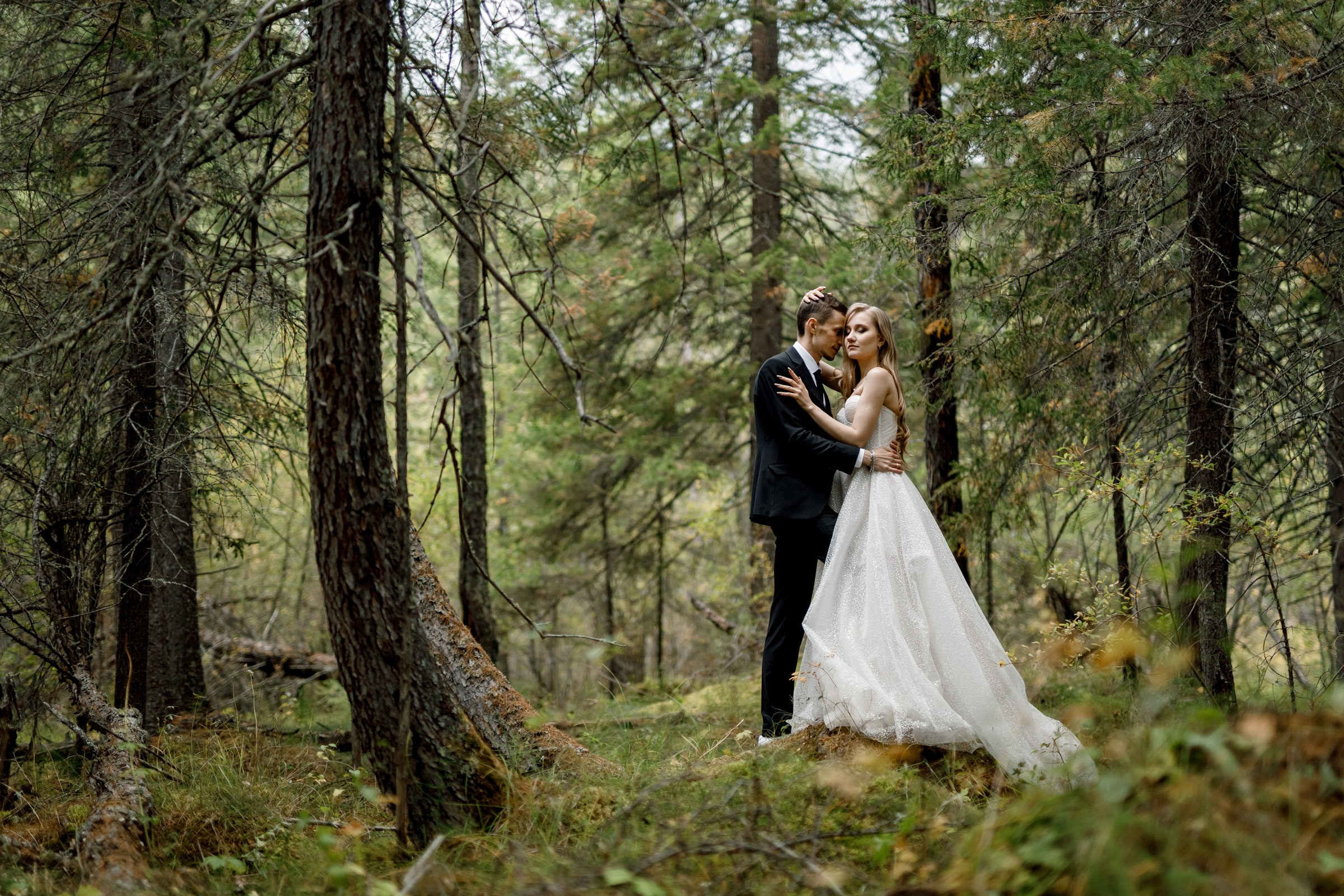 Полина и Женя. Лес, кожанки и 2 дня кайфа. Свадебный фотограф в Иркутске Сапаров Александр