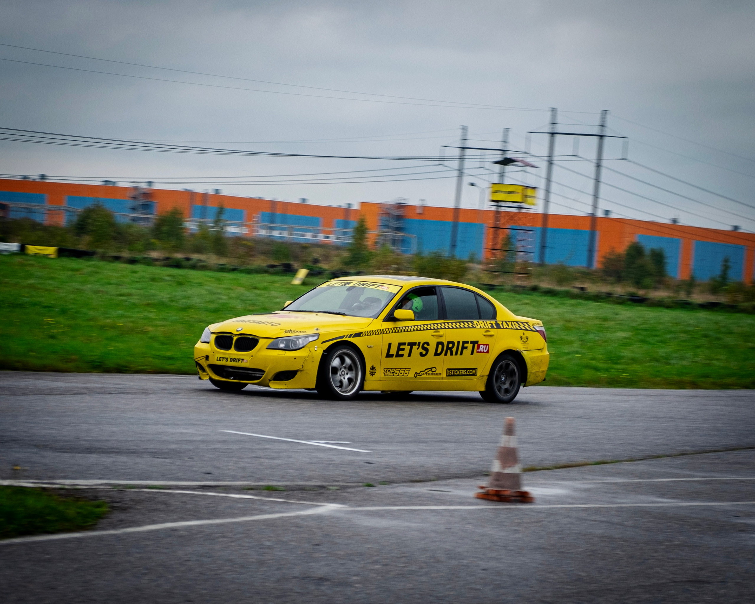 AUTODROM FEST 21.09.25. Автомобильные фотографии и рисунки в Санкт-Петербурги Пашков Дмитрий
