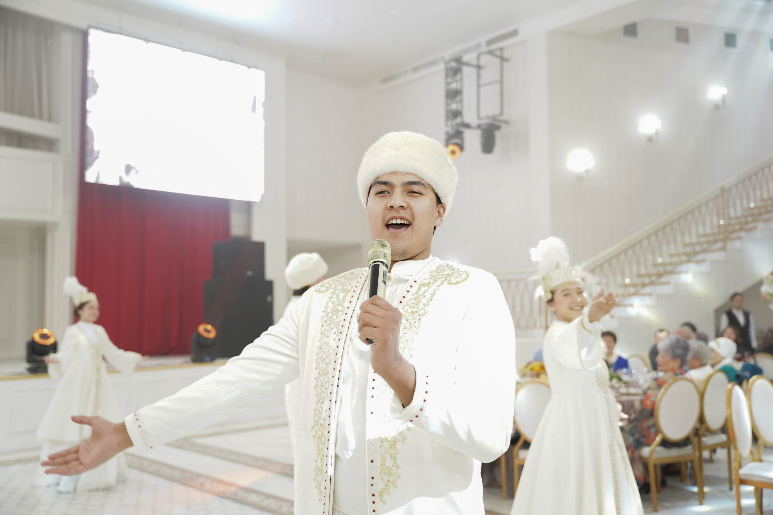 Dana uzatu. Фотограф Ернар Ержанов