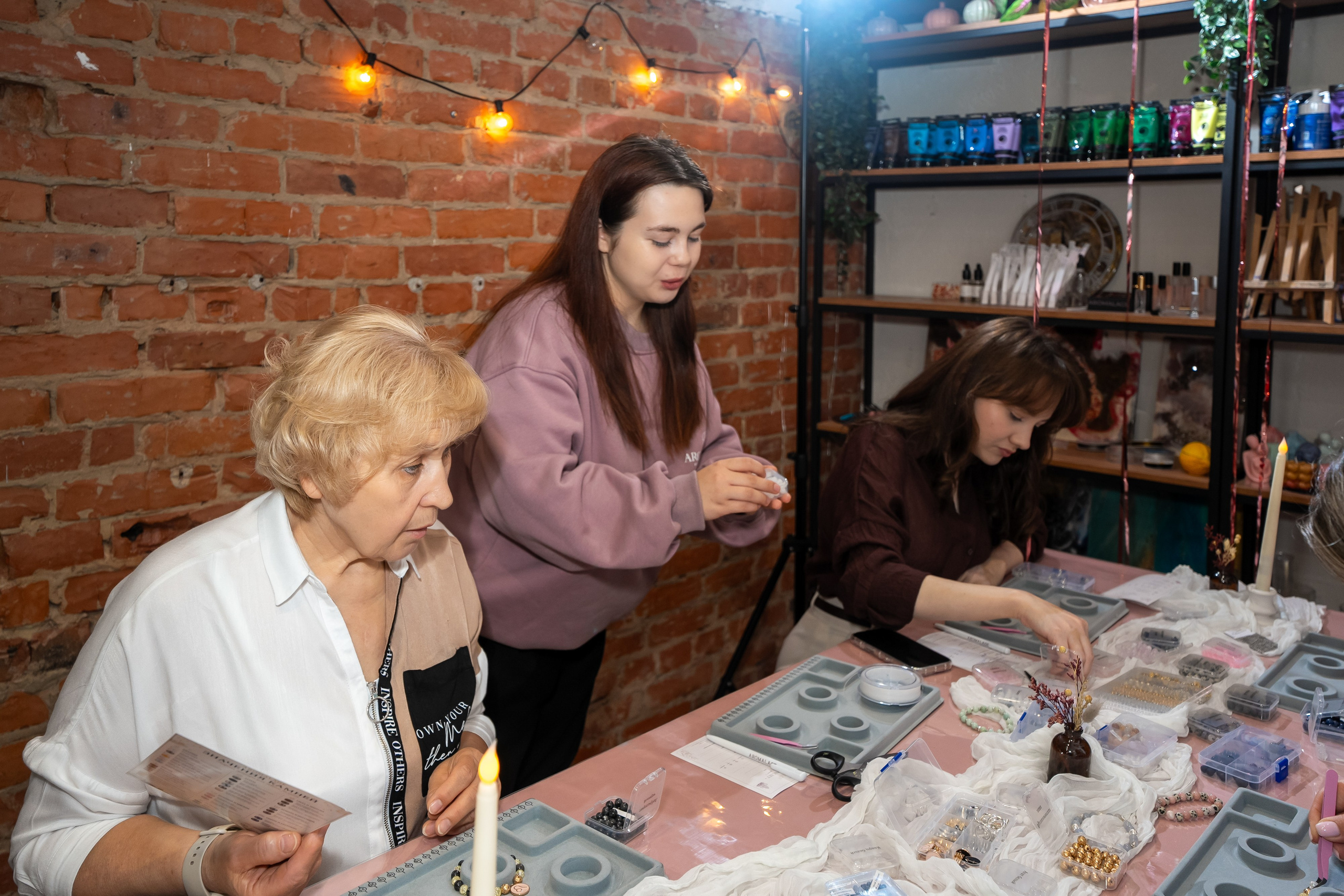 День рождения Aromalage — 5 лет вдохновения 🕯️. Мастер-классы AROMALAGE в Казани и Нижнем Новгороде для двоих, на девичник, в группе