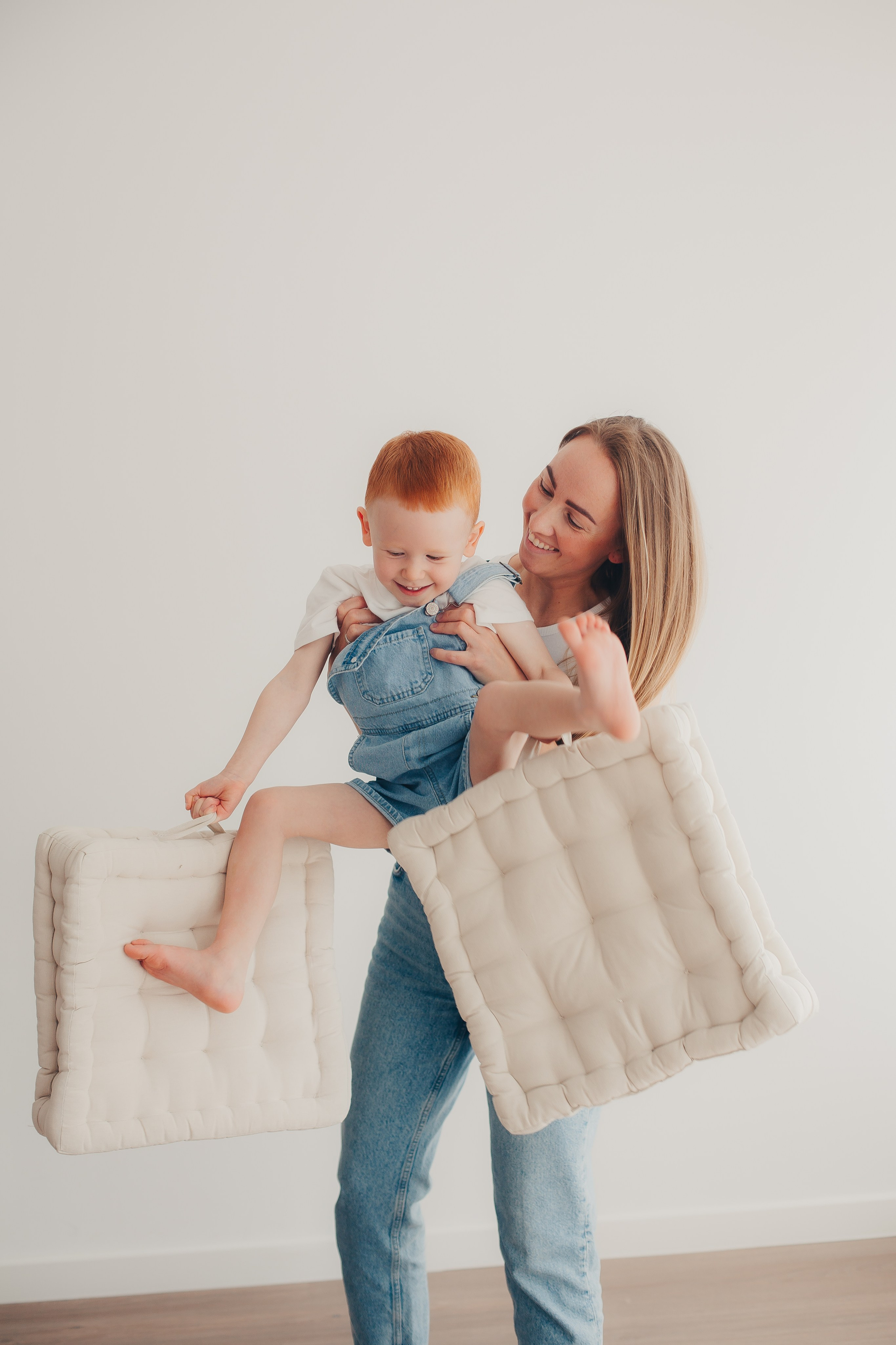 Семейная фотосессия в студии. Фотограф Евгения Мальцева, Архангельск