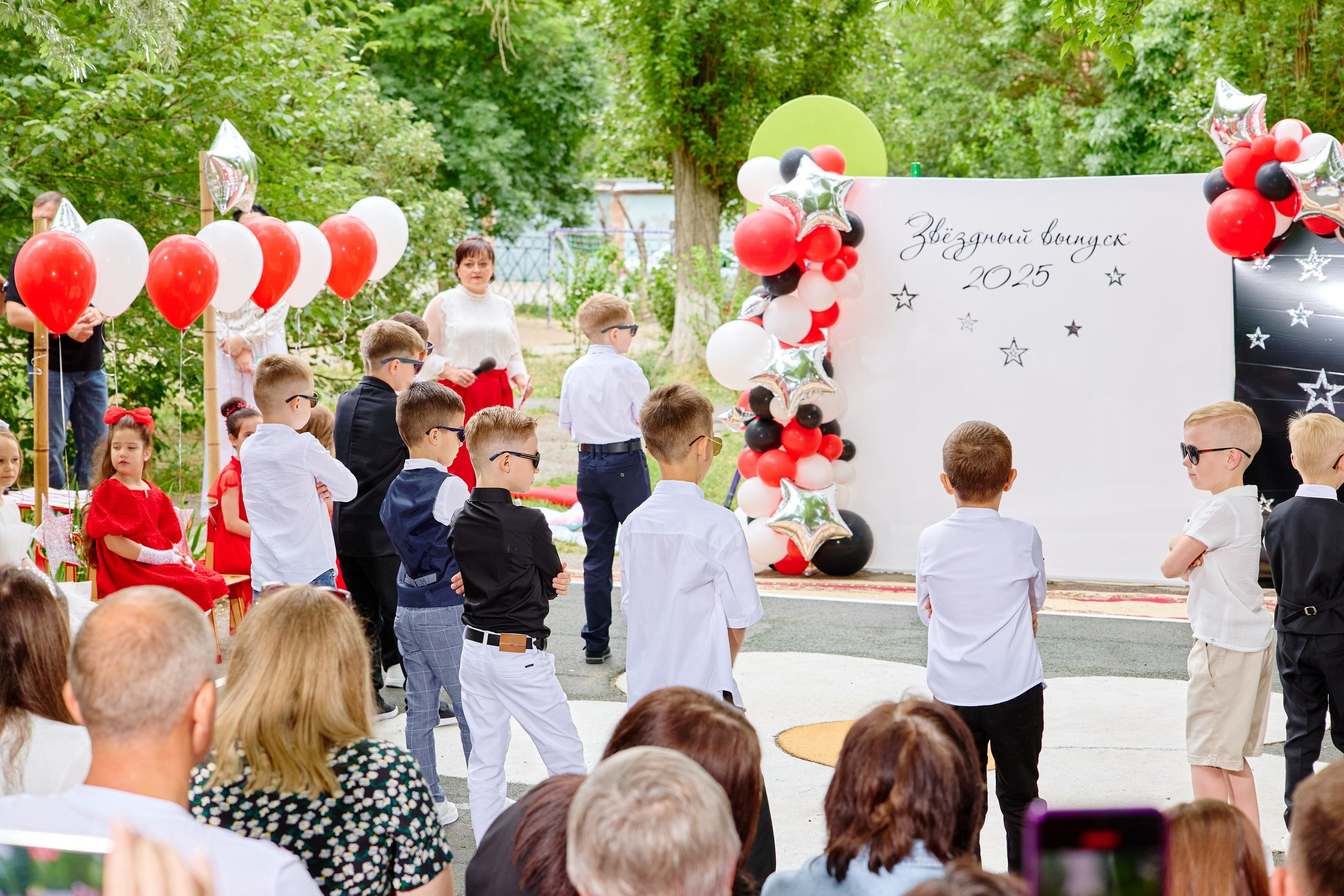Выпускной 45 сад. Фотограф Выпускные альбомы Таганрог Сергей Коробченко