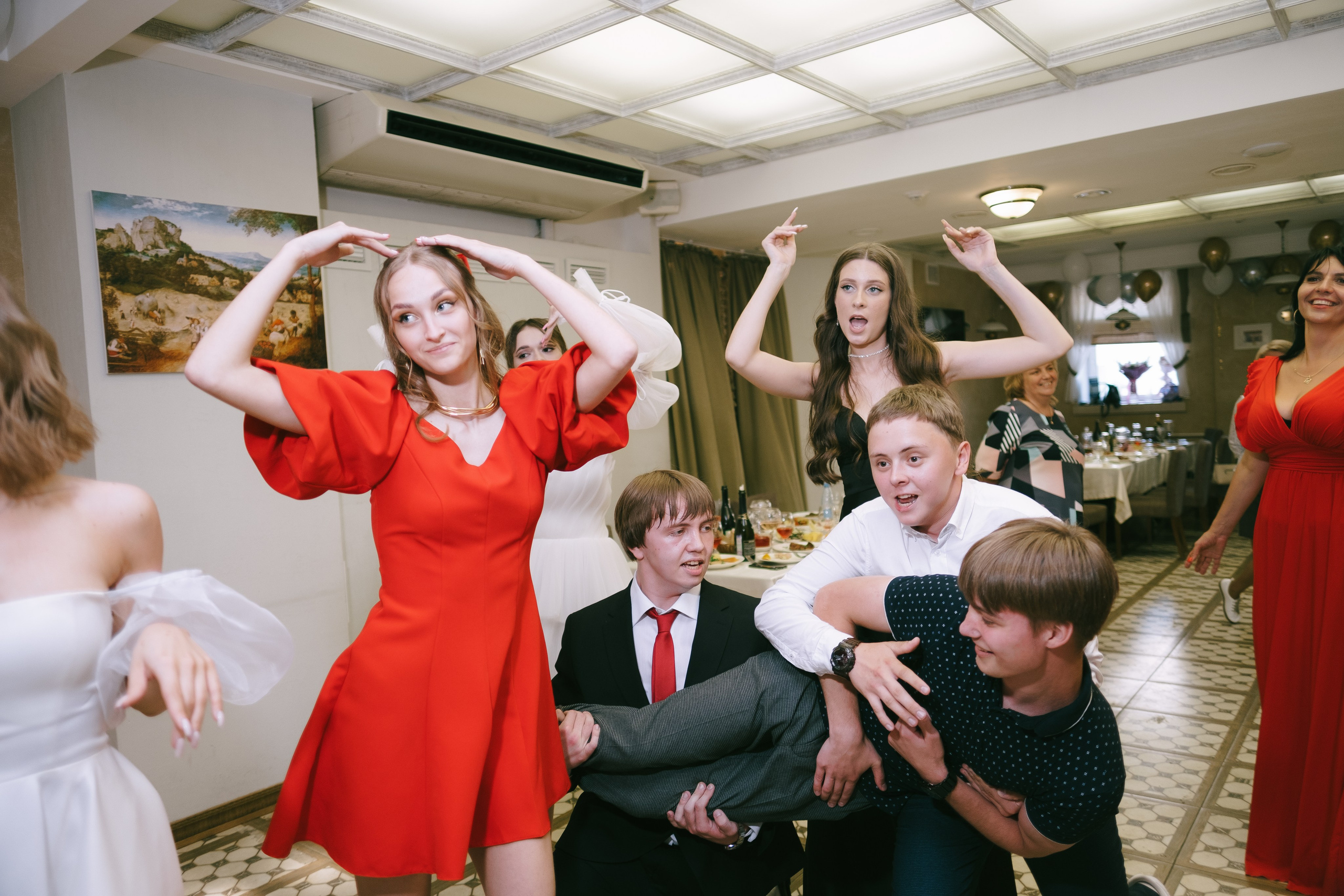 Выпускной школа 33. Свадебный и репортажной фотограф Денис Ожигин в Краснодаре и Краснодарском крае