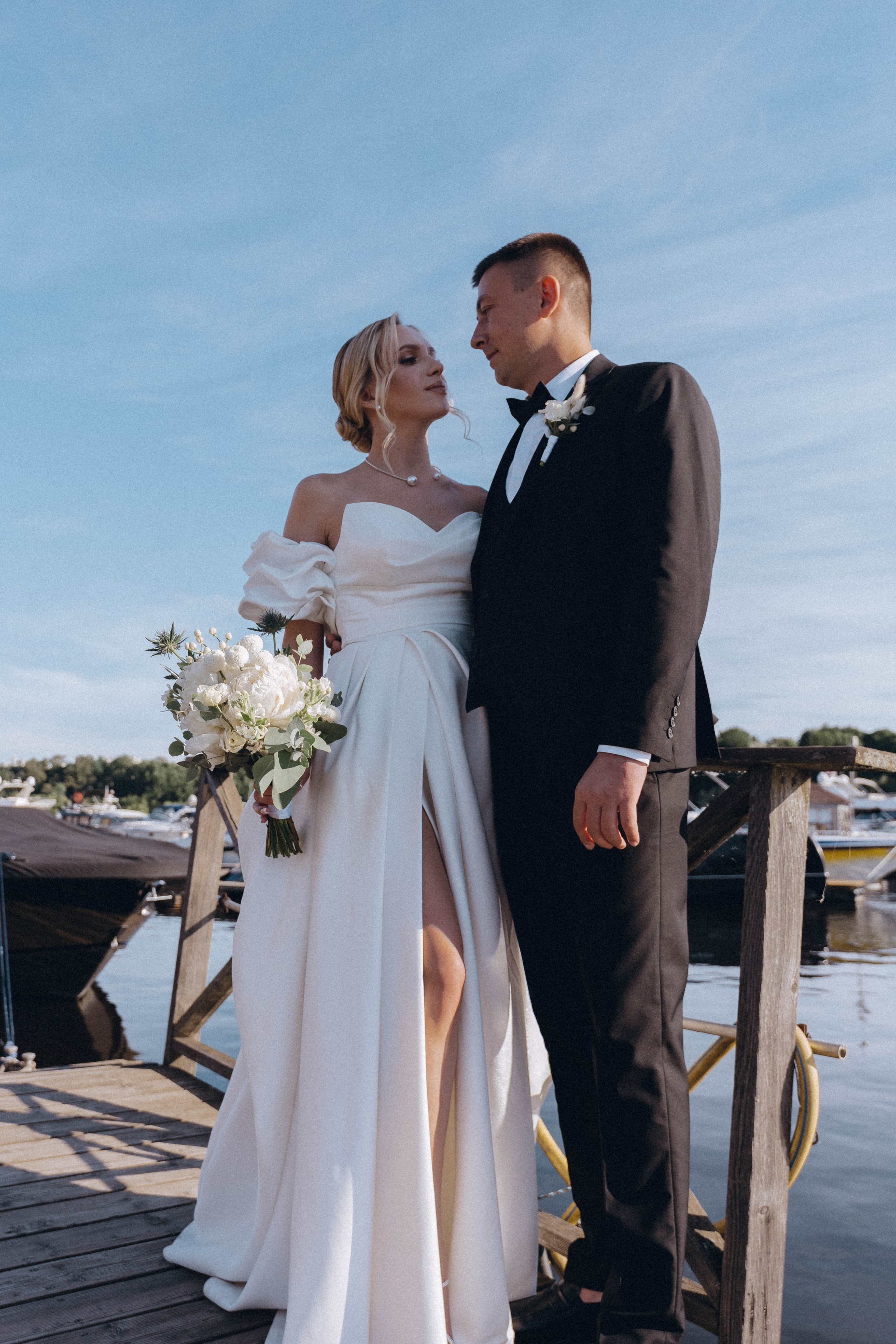 СВАДЕНБНАЯ СЬЕМКА НА КАТЕРЕ ПО КАНАЛАМ САНКТ-ПЕТЕРБУРГА И В АКВАТОРИИ НЕВЫ. Профессиональный фотограф, Санкт-Петербург — Виктория Богомолова