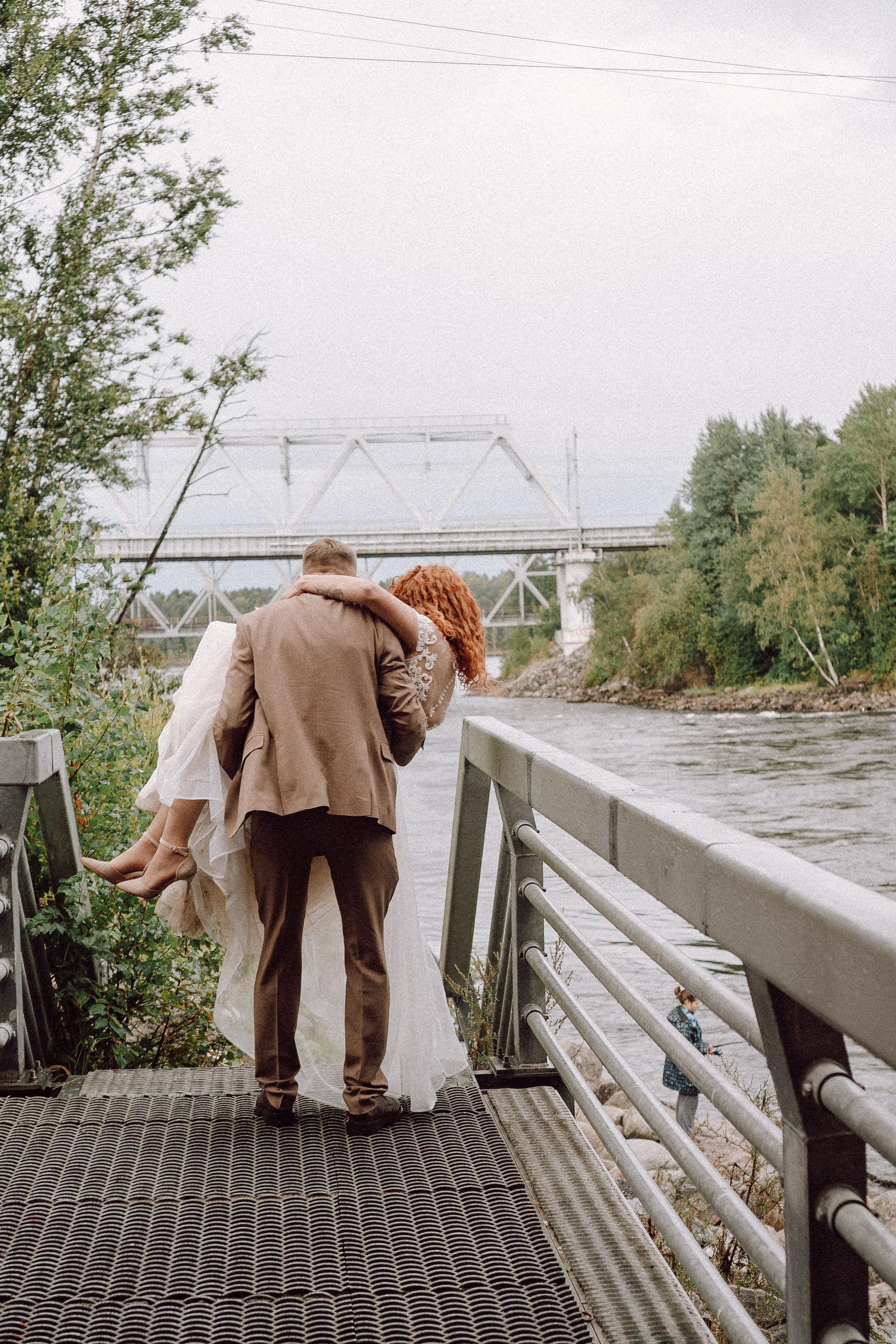 СВАДЕБНАЯ ФОТОСЕССИИЯ ПАРЫ В ГОРОДЕ ПРИОЗЕРСК В СОСНОВОМ ЛЕСУ И С ПИКАПОМ. Профессиональный фотограф, Санкт-Петербург — Виктория Богомолова