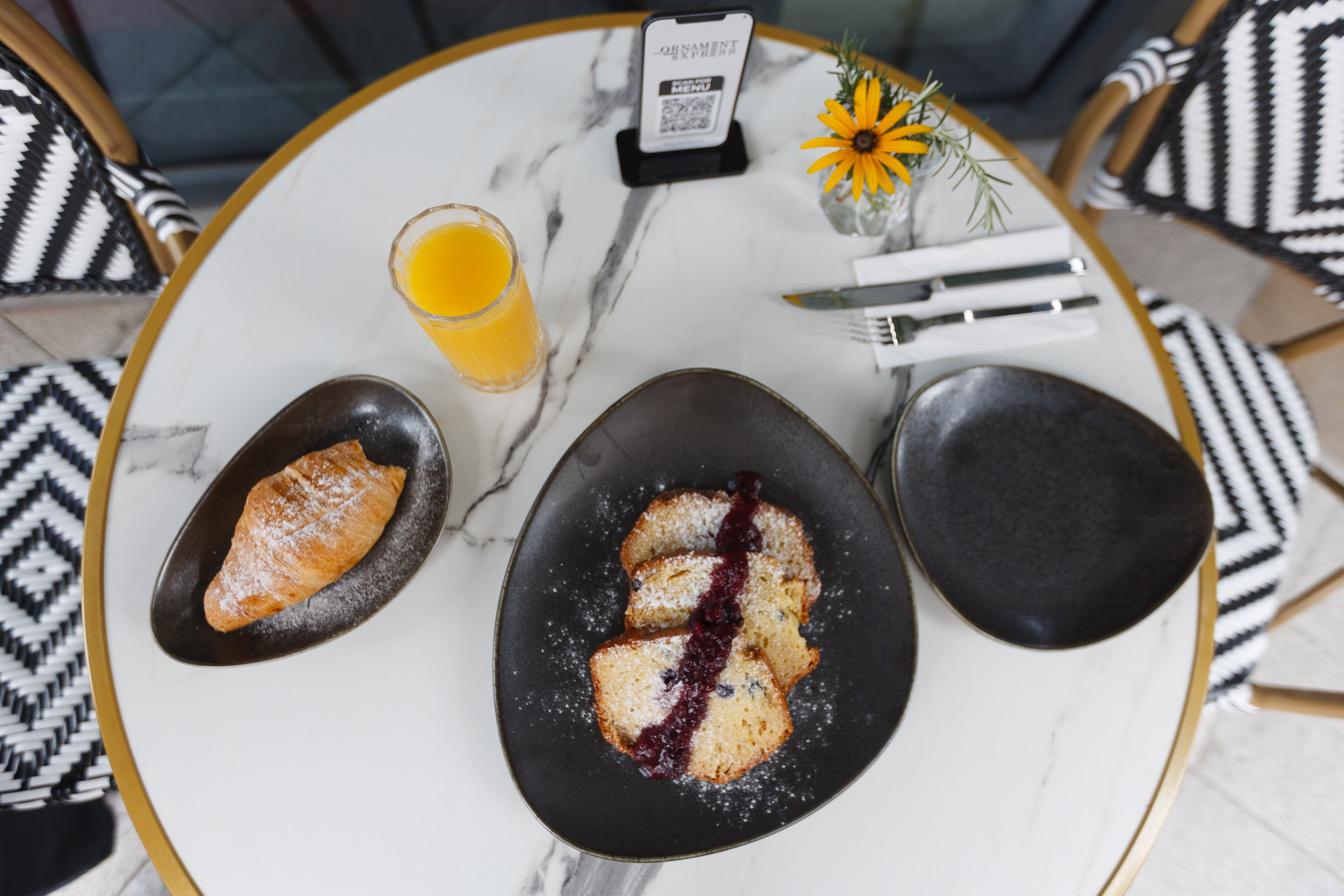 HOTEL PIAZZA EPIGRAPH (BATUMI). Режиссёр, клипмейкер, фотограф — Андрей Охота