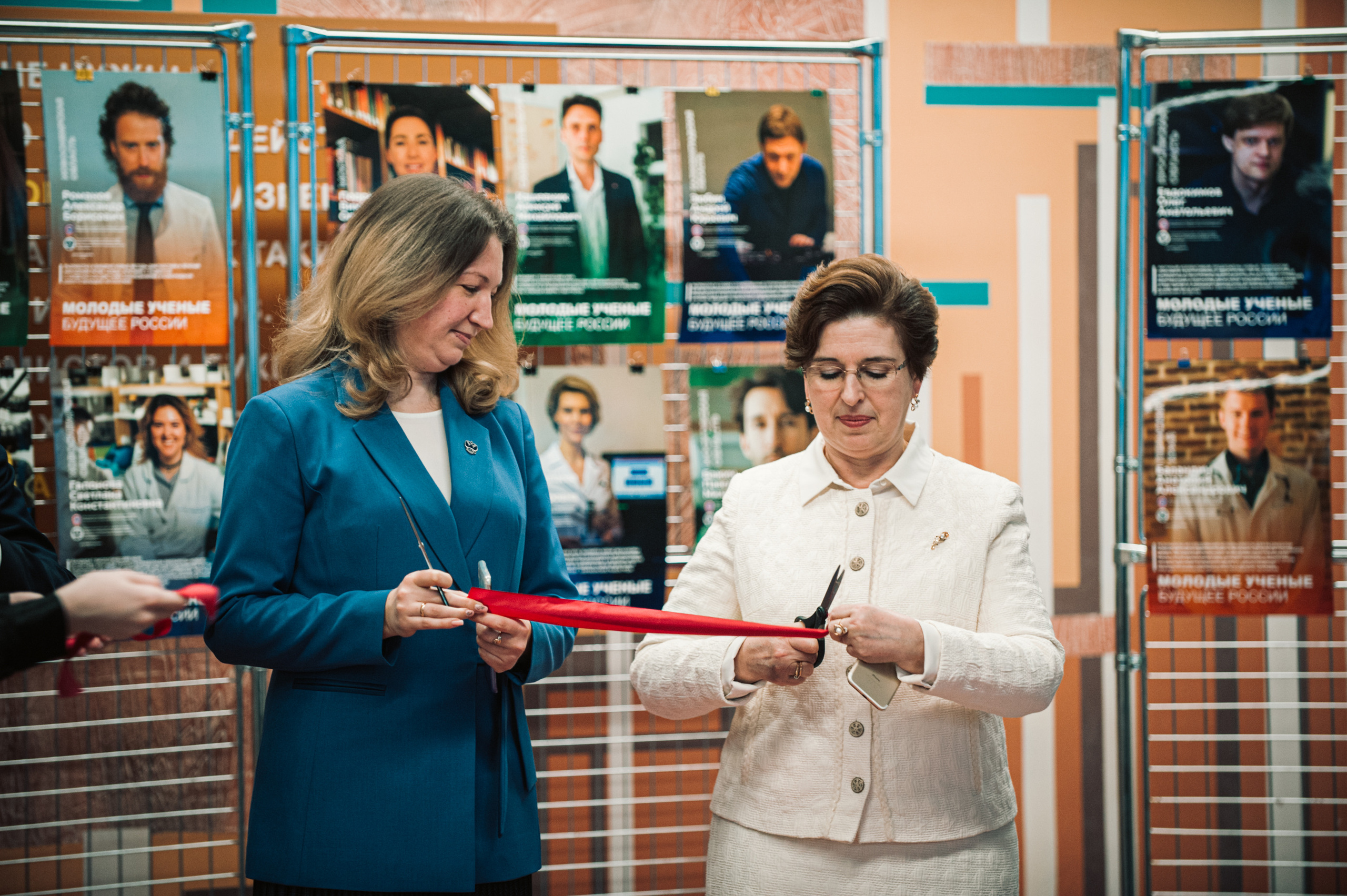 Открытие фотовыставки «Молодые ученые — будущее России». Фотограф в Новосибирске Полина Колмачевская