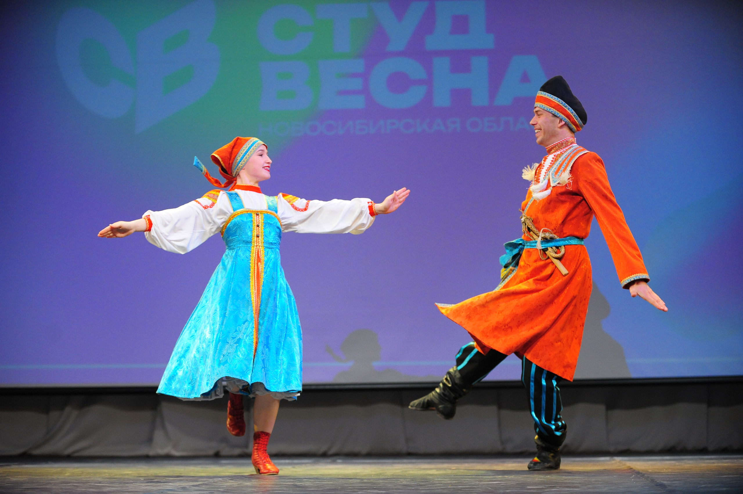 Студвесна. Танцевальное направление. Фотограф в Новосибирске Полина Колмачевская