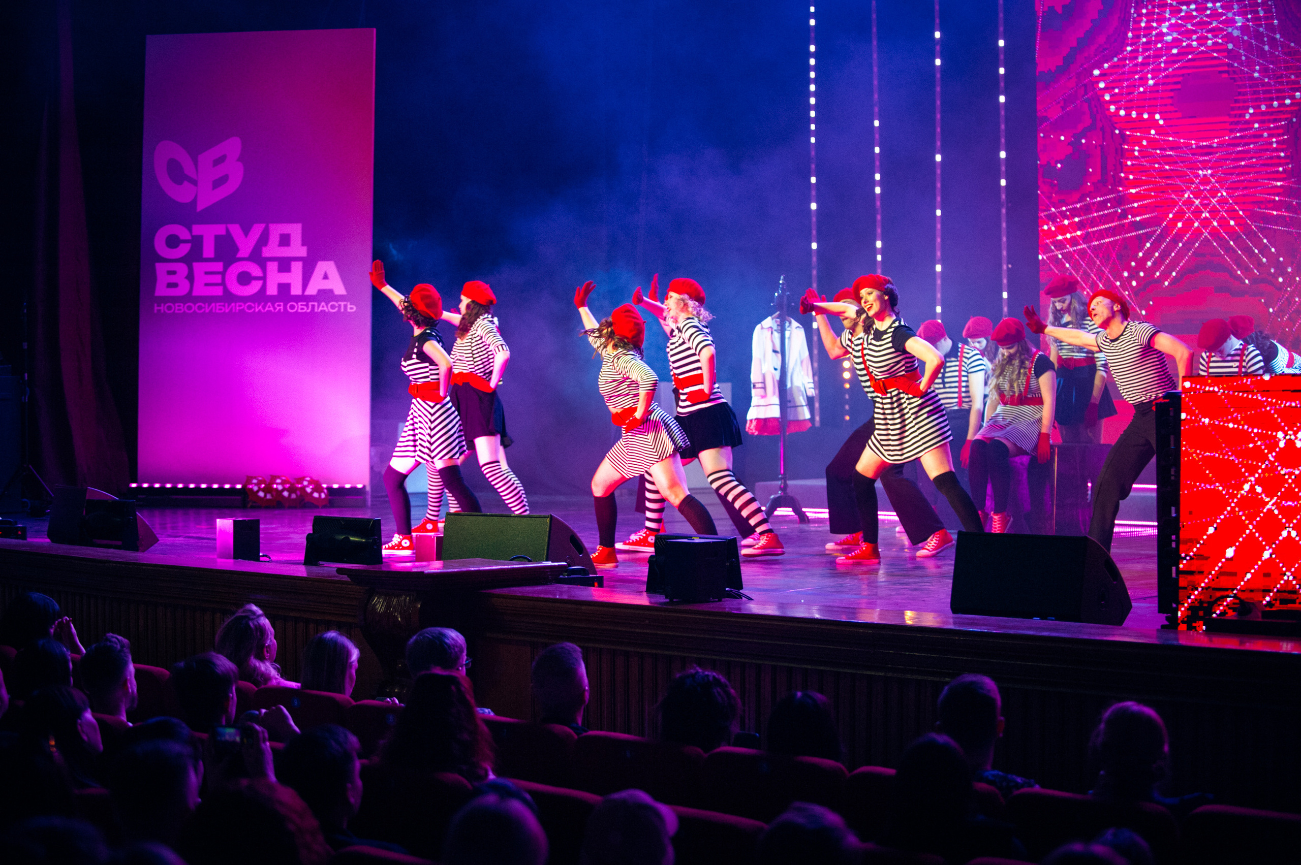 Гала-концерт студвесны. Фотограф в Новосибирске Полина Колмачевская