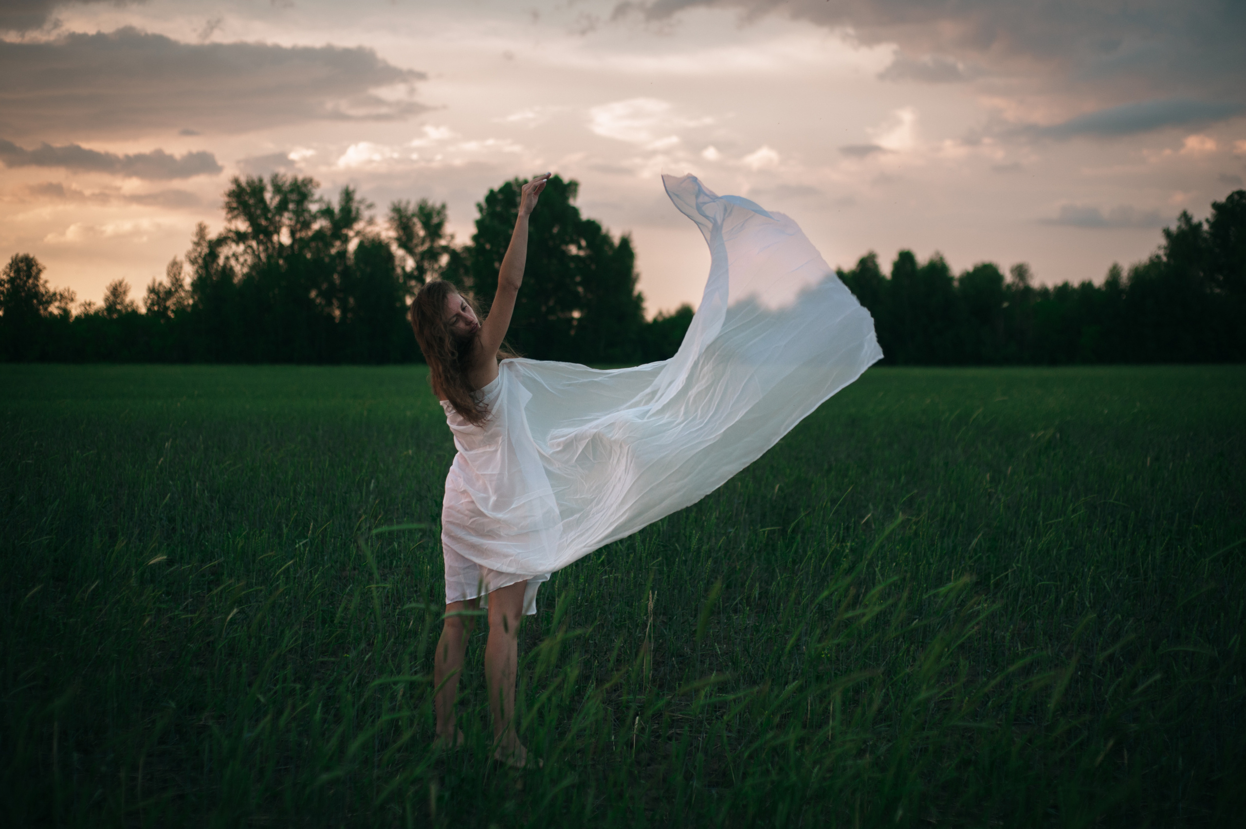 Таня, съёмка на закате. Фотограф в Новосибирске Полина Колмачевская