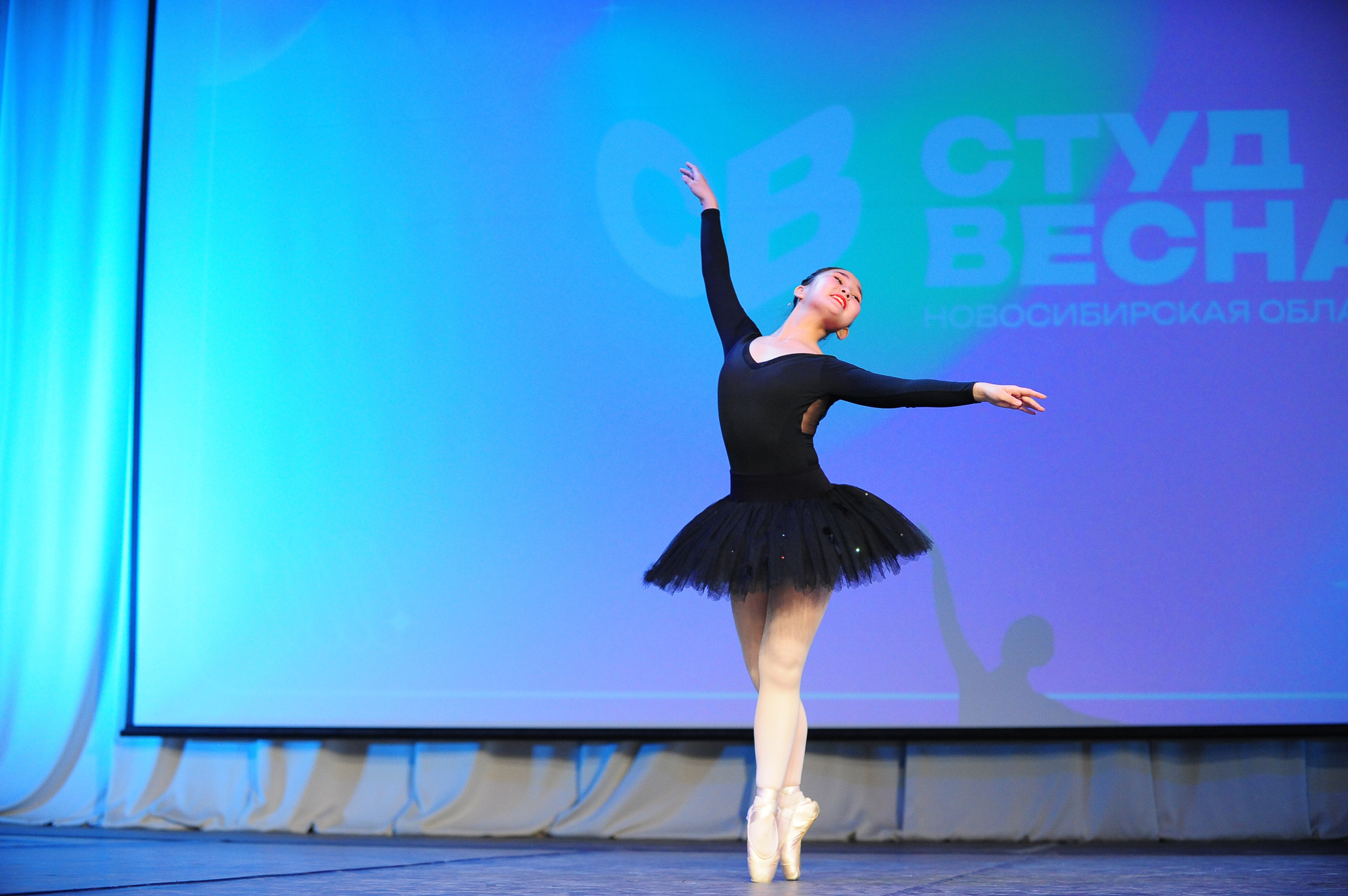 Студвесна. Танцевальное направление. Фотограф в Новосибирске Полина Колмачевская