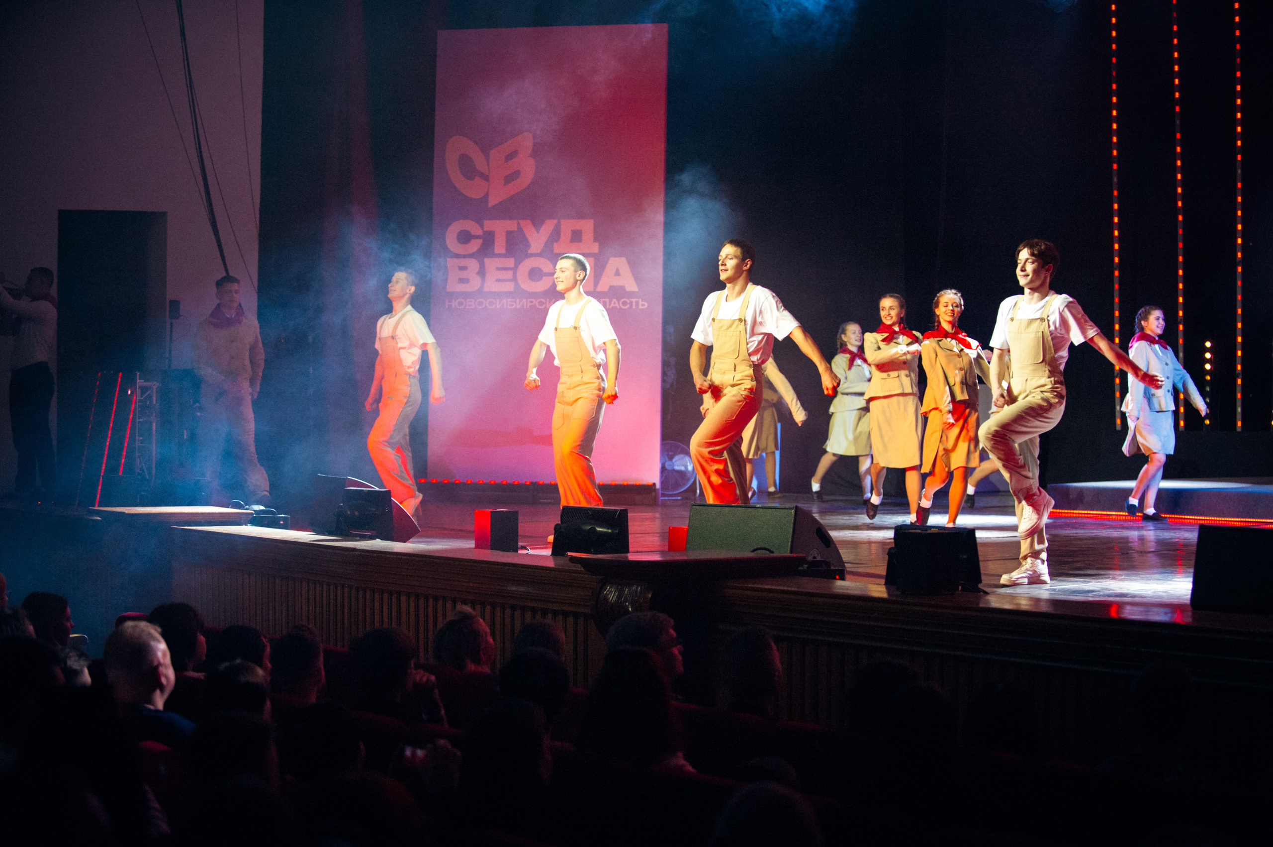 Гала-концерт студвесны. Фотограф в Новосибирске Полина Колмачевская