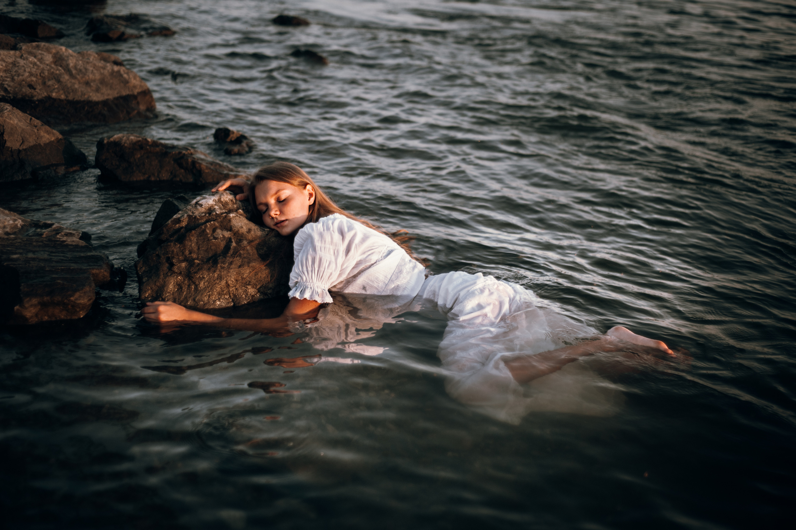 Катя, берег. Фотограф в Новосибирске Полина Колмачевская