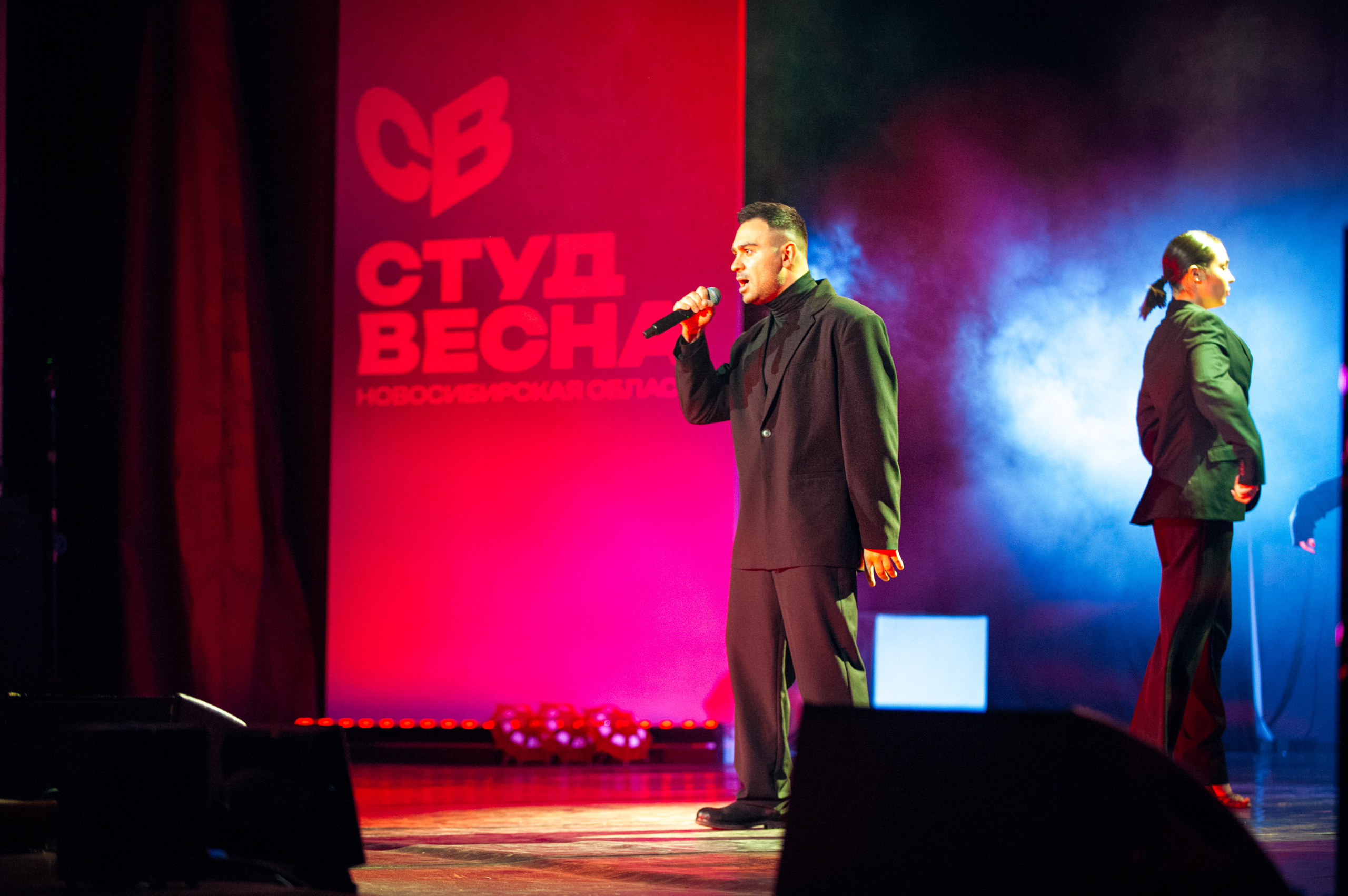 Гала-концерт студвесны. Фотограф в Новосибирске Полина Колмачевская