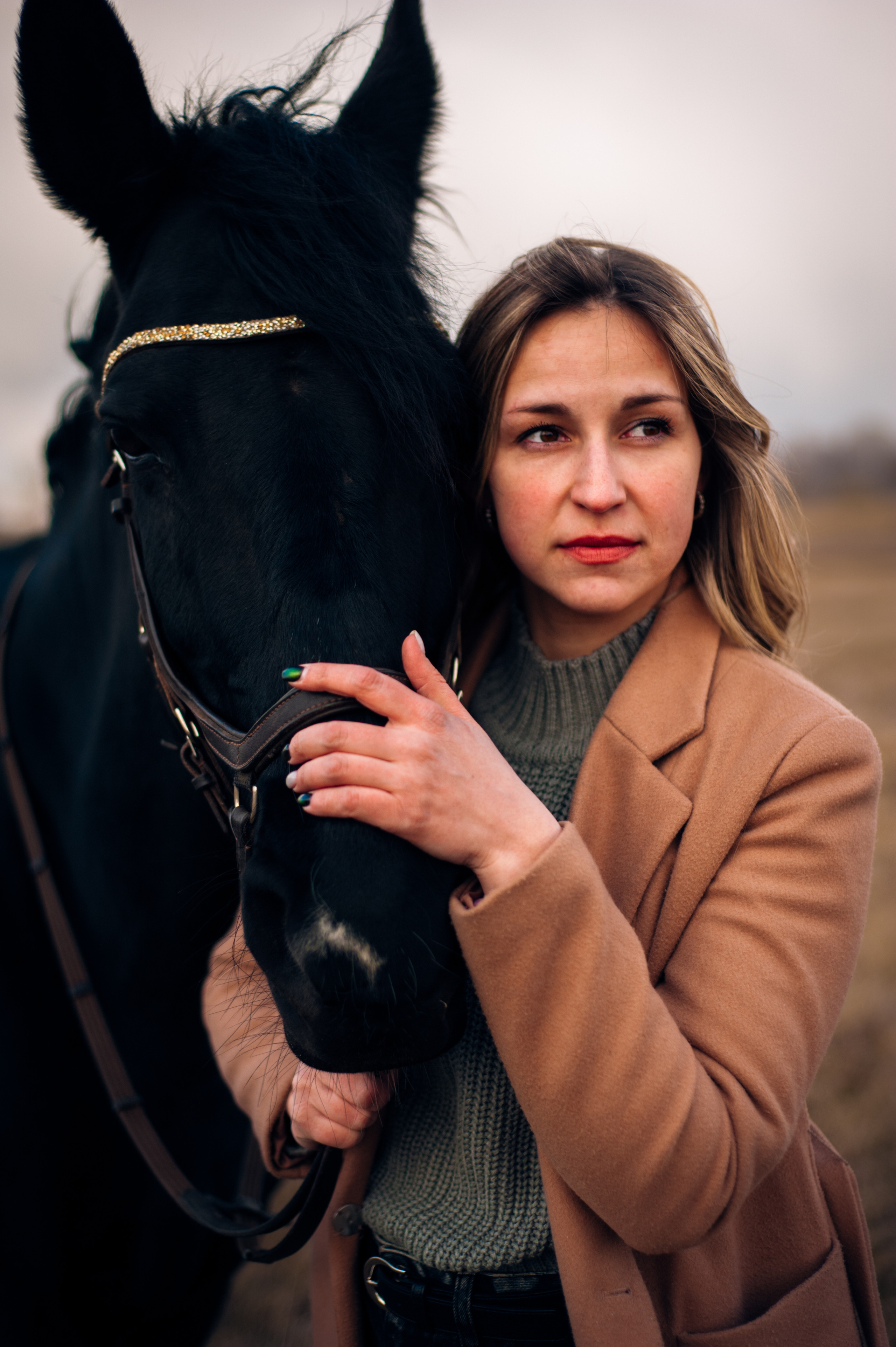 Алёна с лошадками. Фотограф в Новосибирске Полина Колмачевская