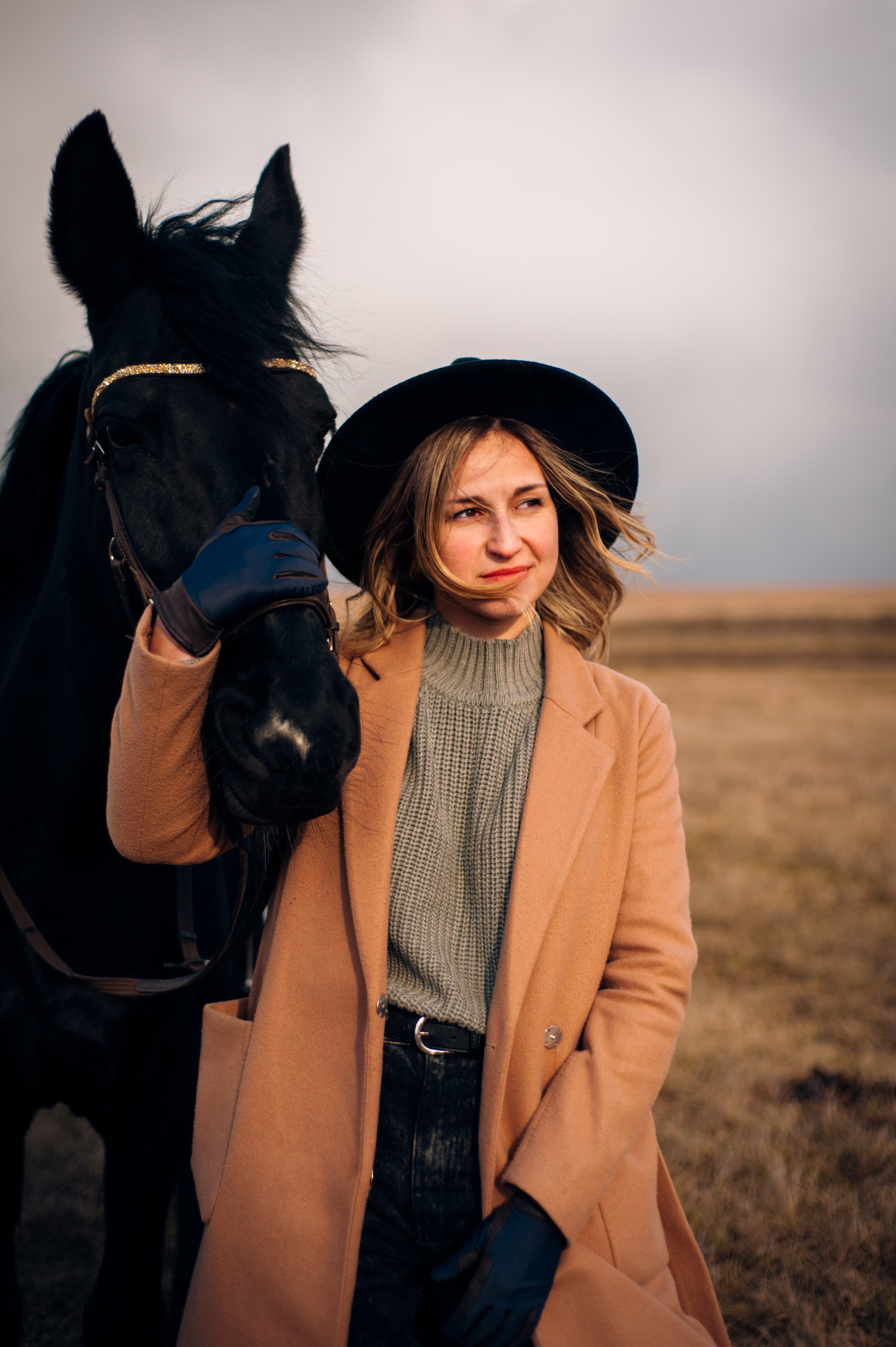 Алёна с лошадками. Фотограф в Новосибирске Полина Колмачевская