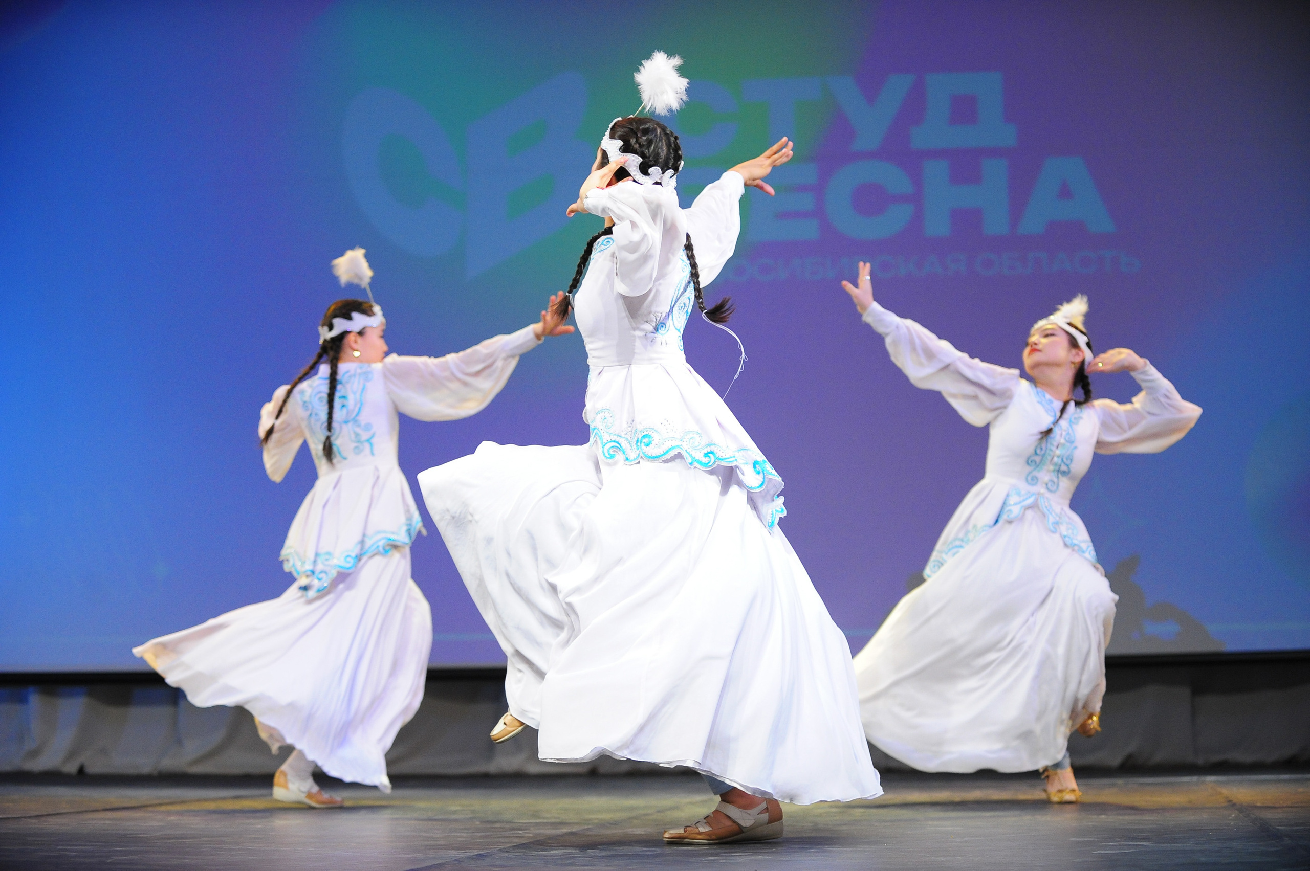 Студвесна. Танцевальное направление. Фотограф в Новосибирске Полина Колмачевская