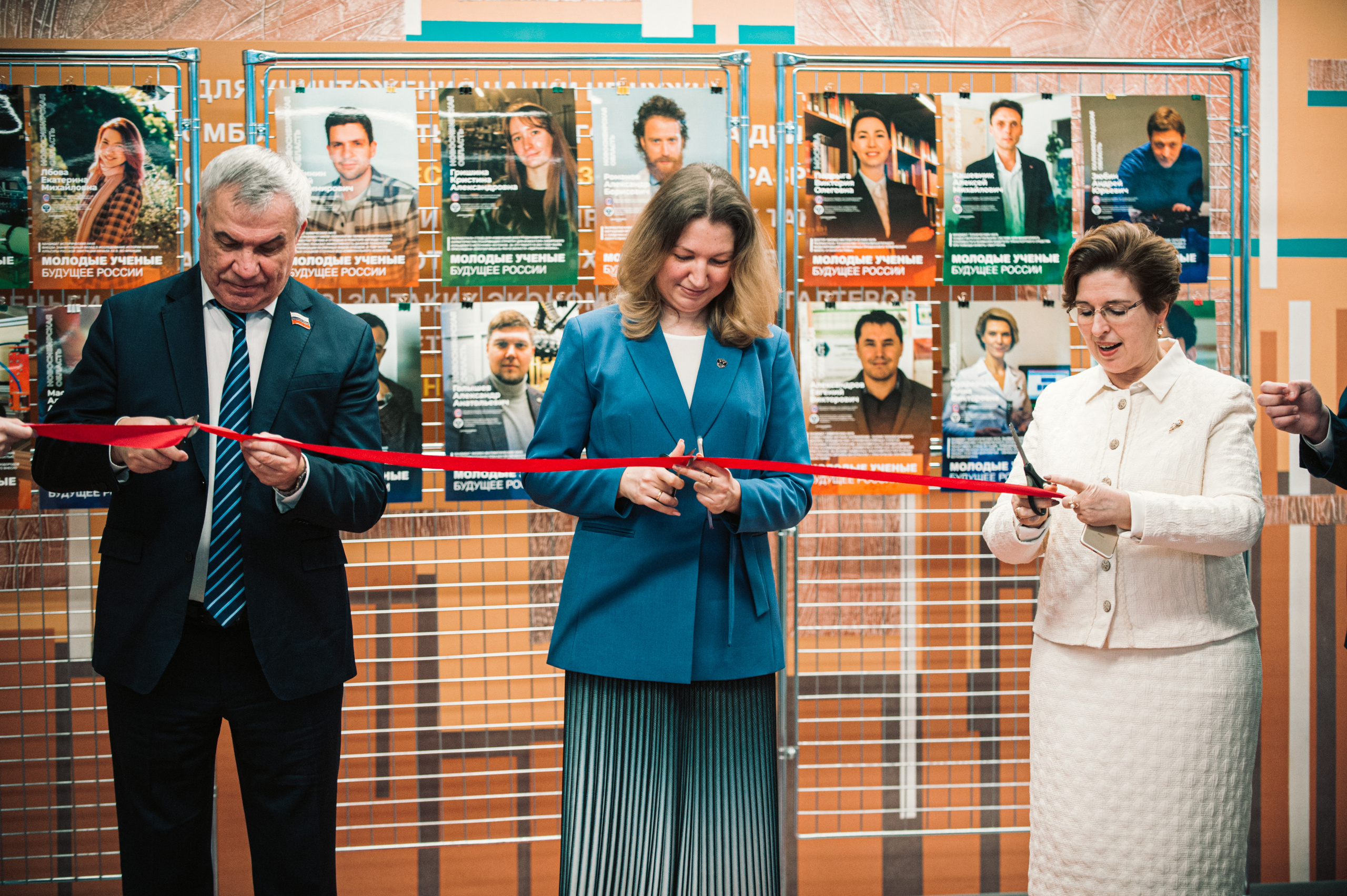 Открытие фотовыставки «Молодые ученые — будущее России». Фотограф в Новосибирске Полина Колмачевская