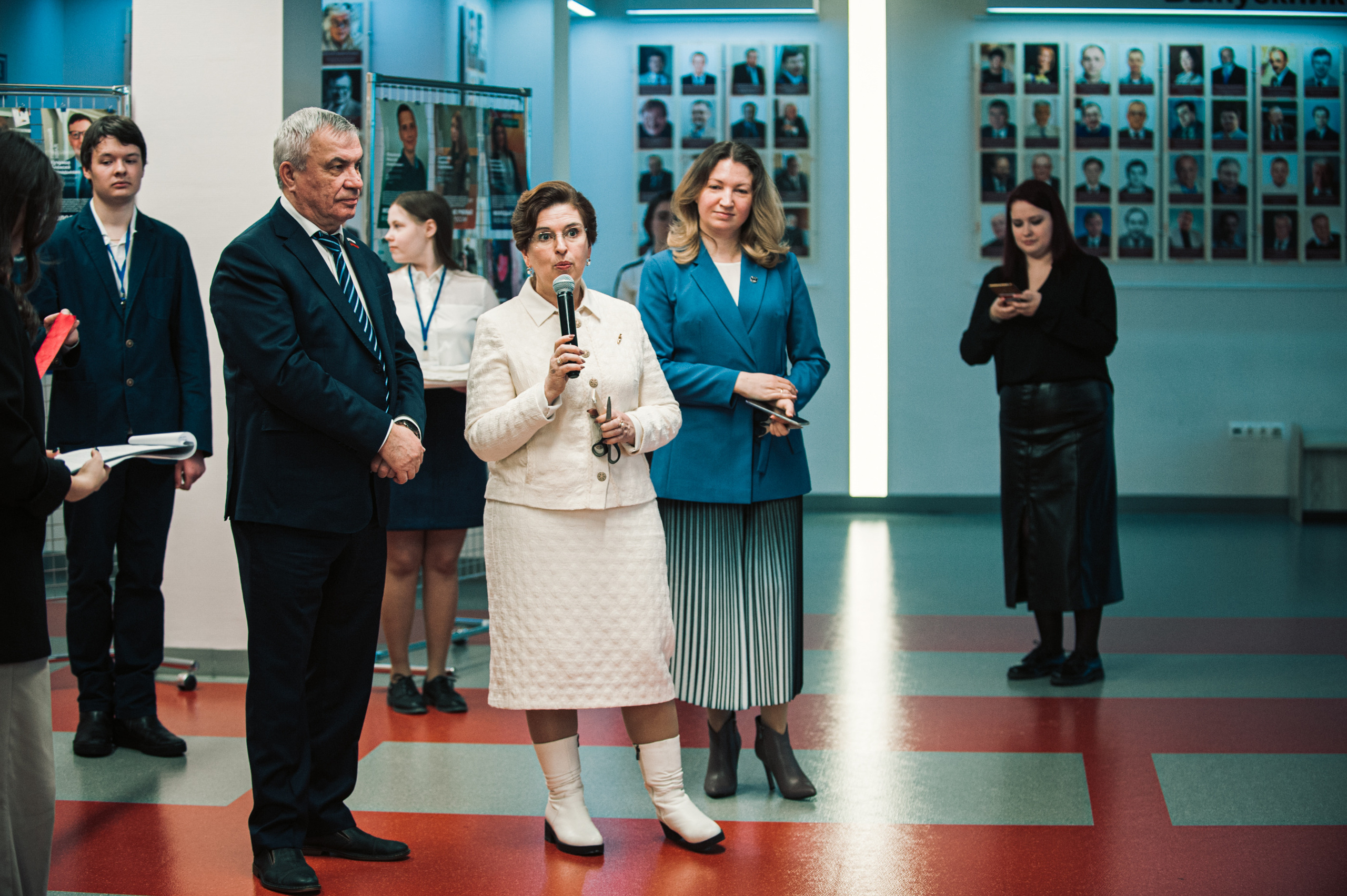 Открытие фотовыставки «Молодые ученые — будущее России». Фотограф в Новосибирске Полина Колмачевская