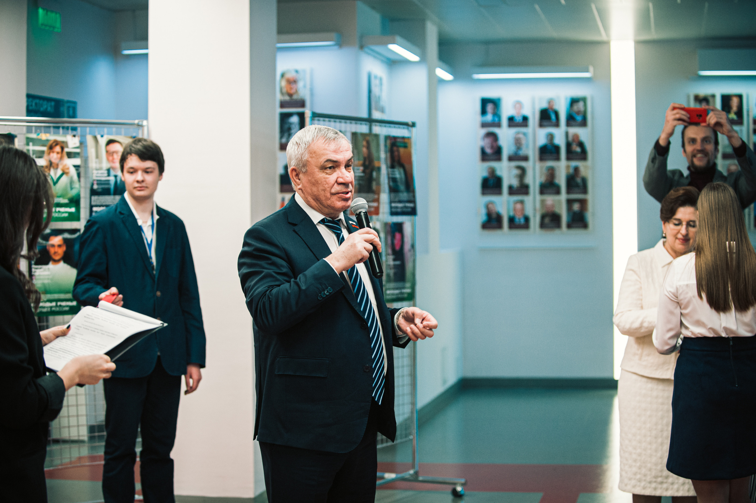 Открытие фотовыставки «Молодые ученые — будущее России». Фотограф в Новосибирске Полина Колмачевская