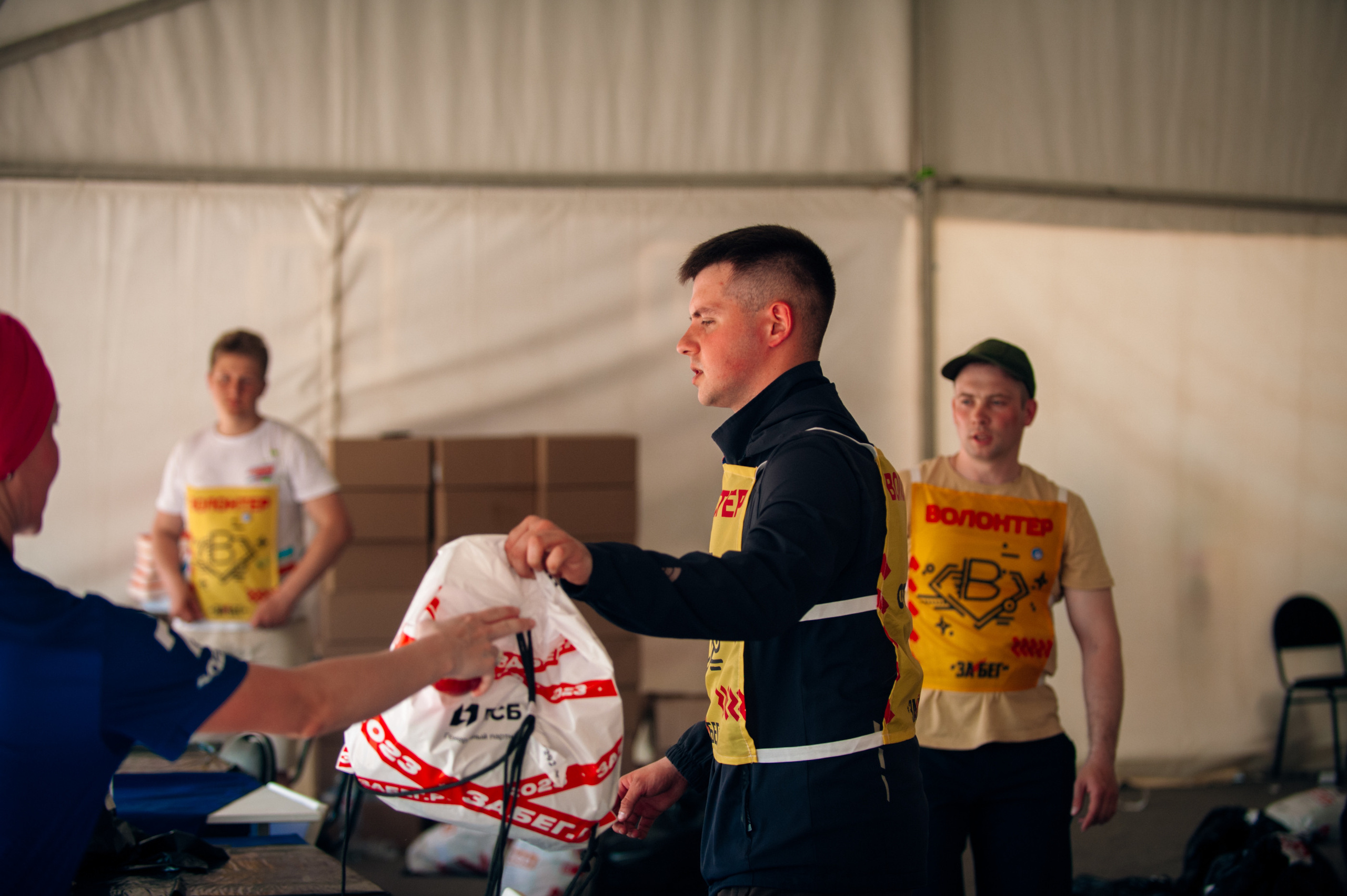 ЗаБег (съёмка волонтёров). Фотограф в Новосибирске Полина Колмачевская