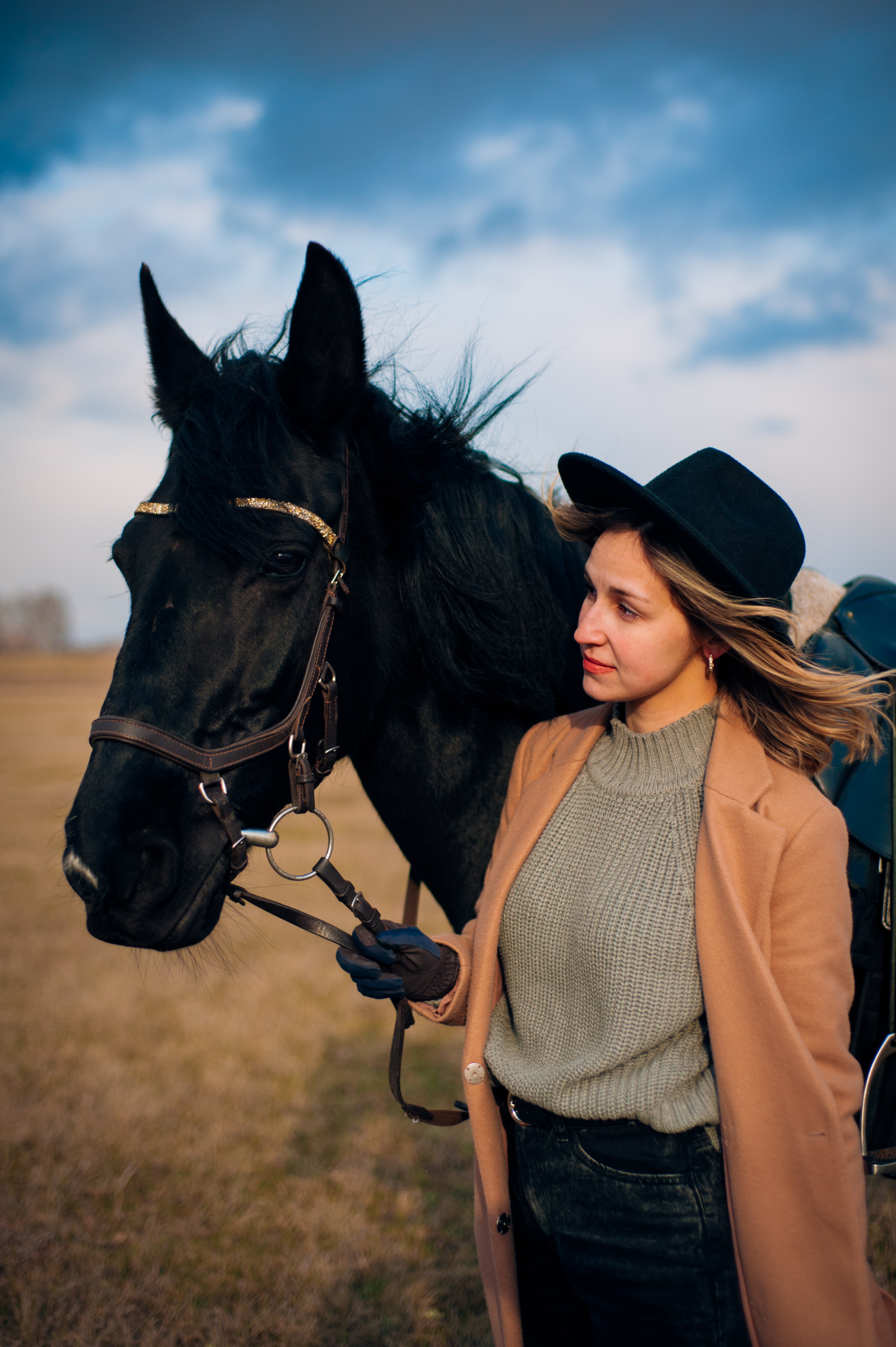 Алёна с лошадками. Фотограф в Новосибирске Полина Колмачевская