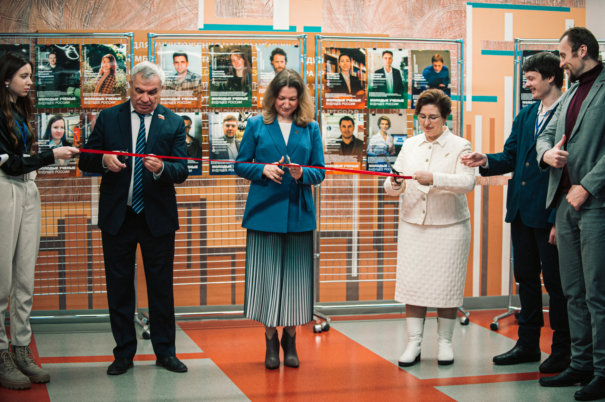 Открытие фотовыставки «Молодые ученые — будущее России». Фотограф в Новосибирске Полина Колмачевская