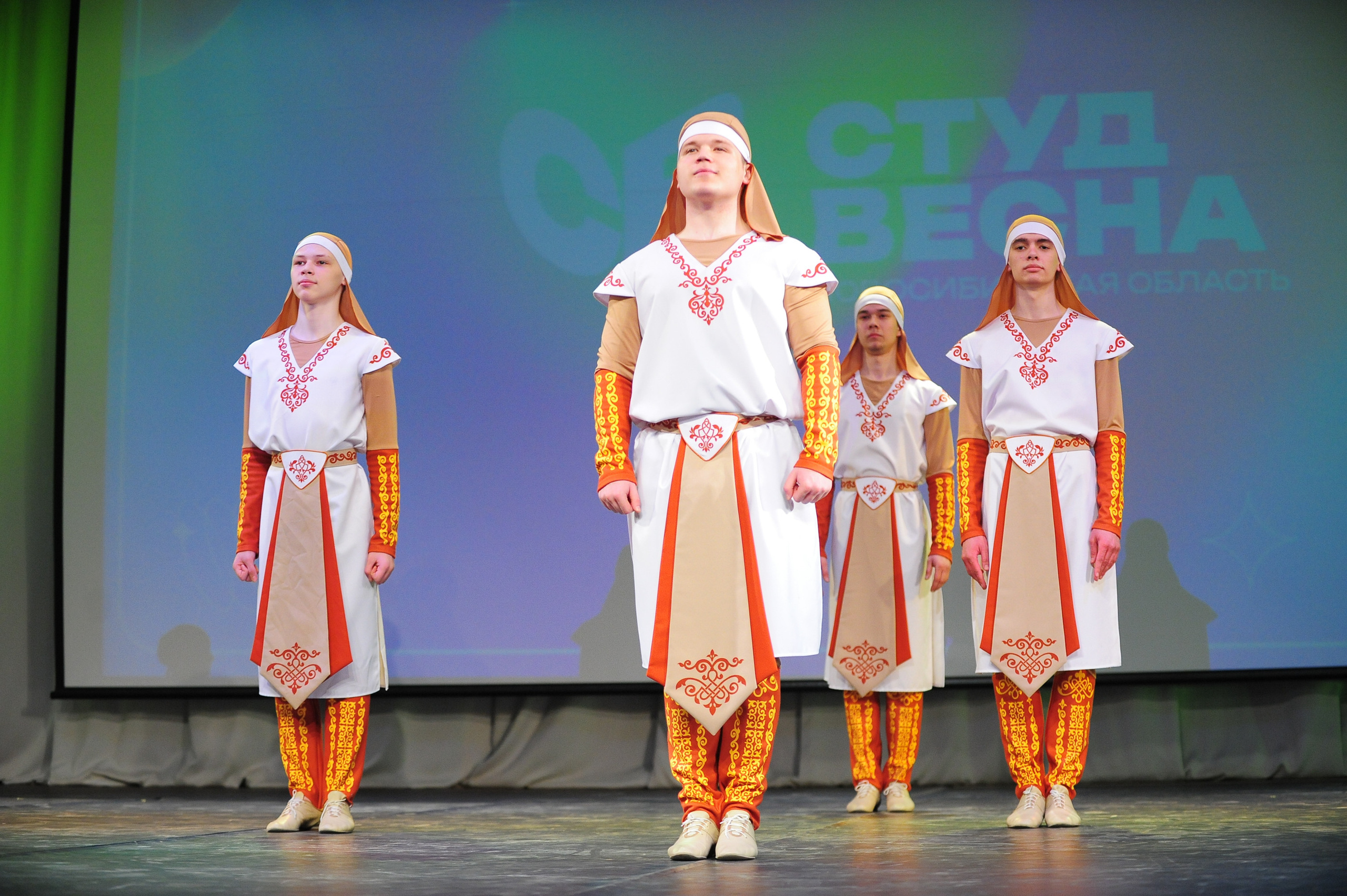 Студвесна. Танцевальное направление. Фотограф в Новосибирске Полина Колмачевская