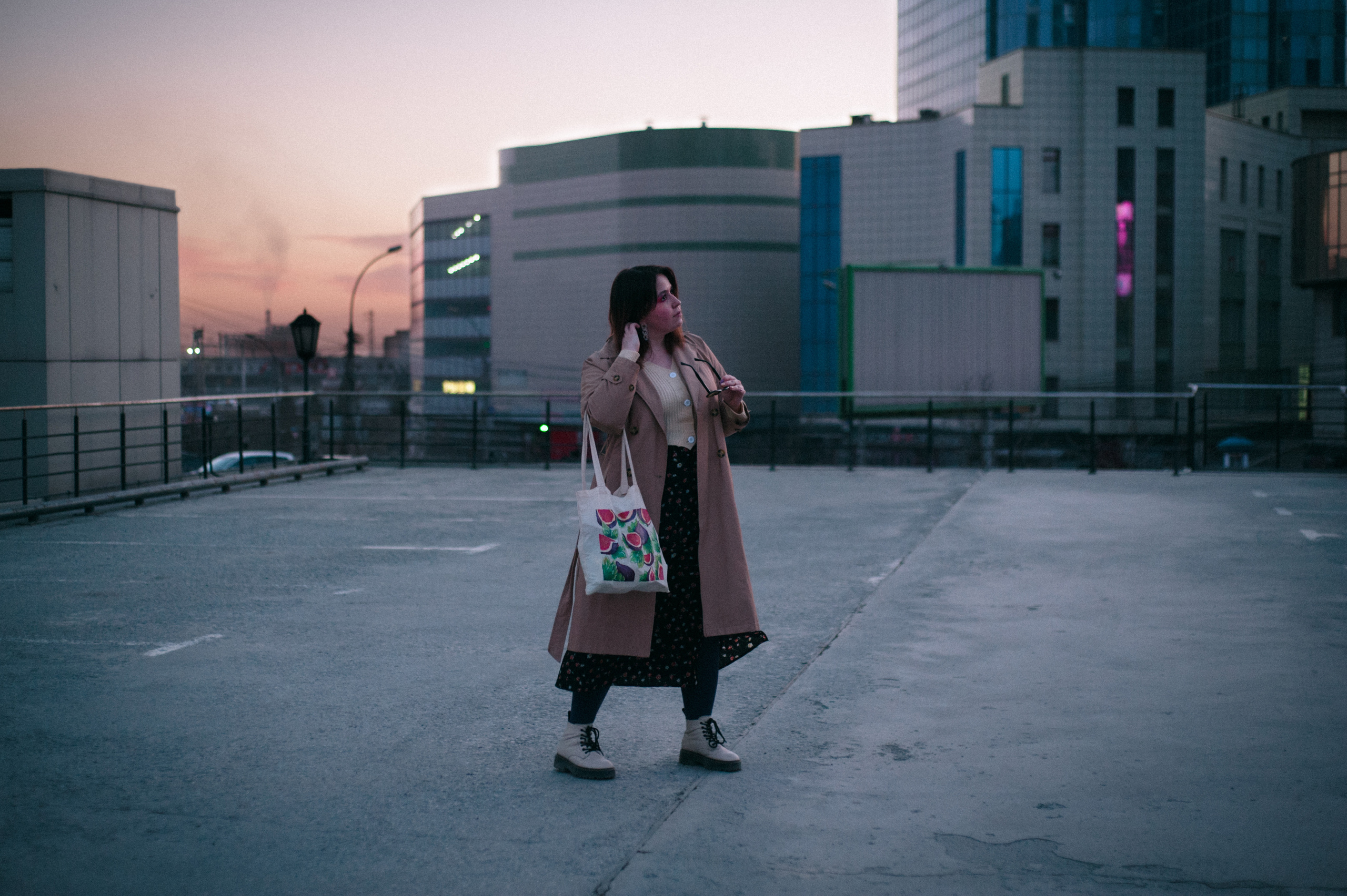 Настя, вечерняя прогулочная съёмка. Фотограф в Новосибирске Полина Колмачевская