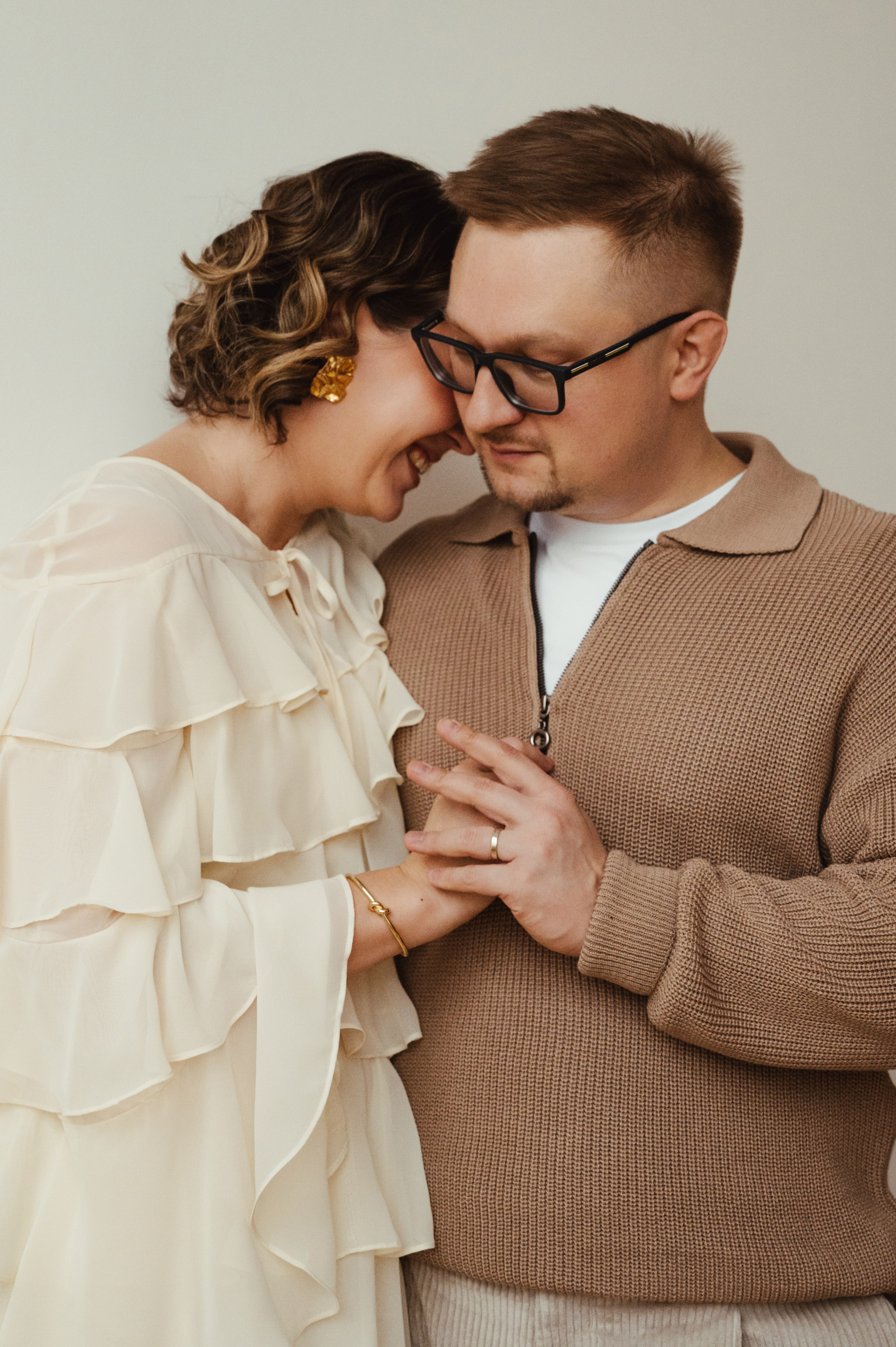 Семейная фотосъемка в Спб. Профессиональный фотограф беременности в СПБ. Стильные фотосессии беременности в стиле минимализм и классическая фотография